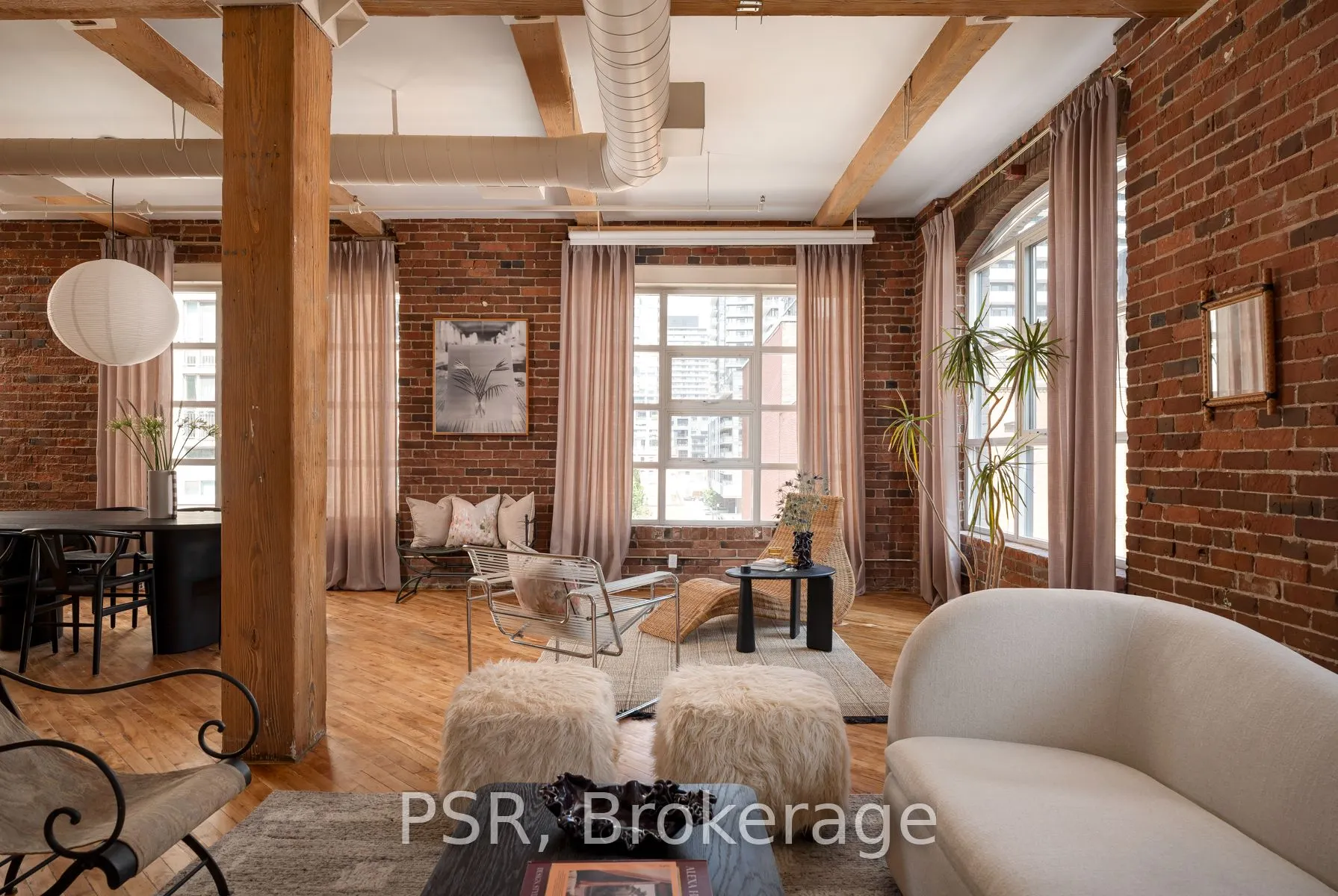 90 Sherbourne Street #407
