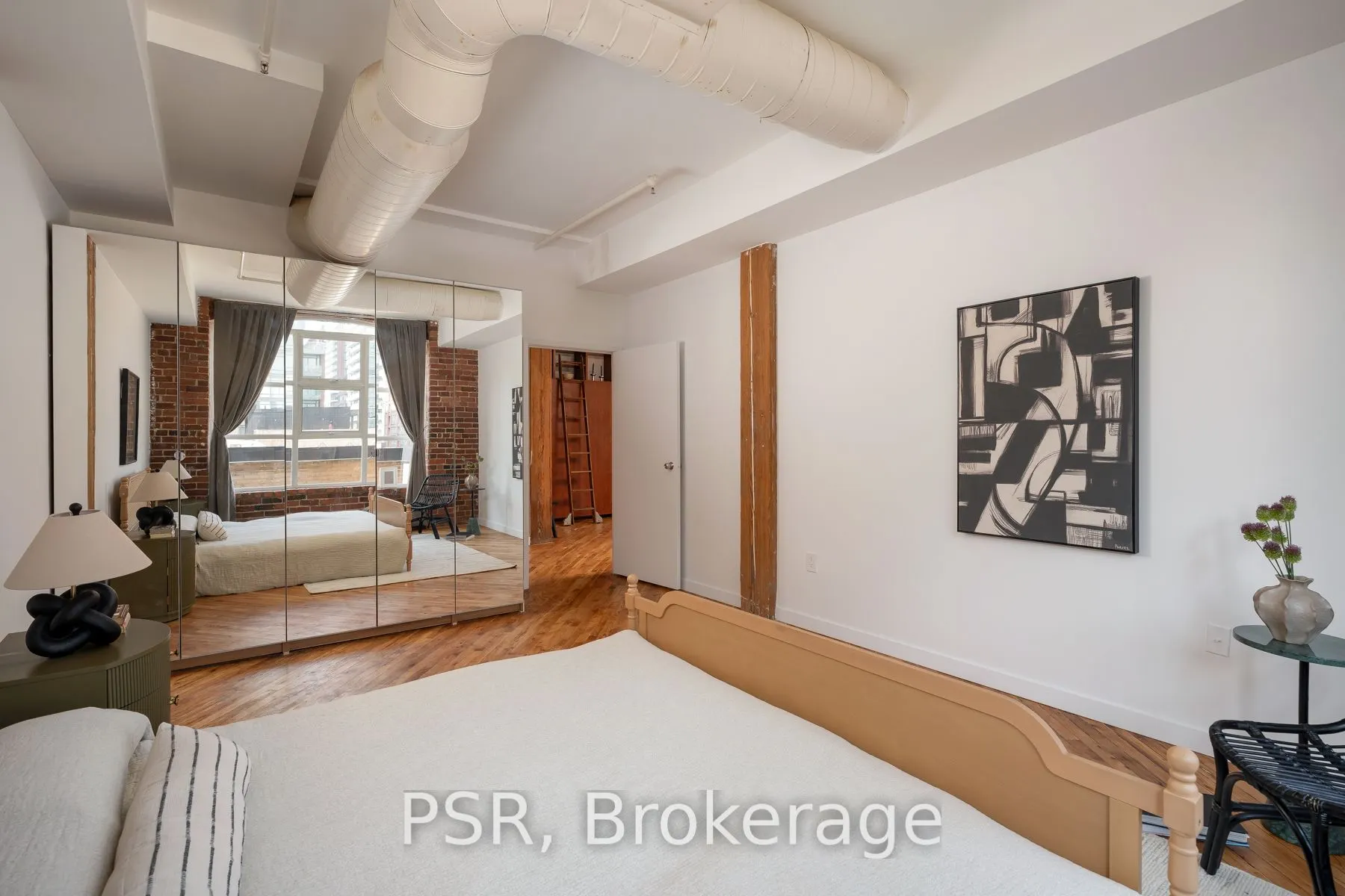 90 Sherbourne Street #407