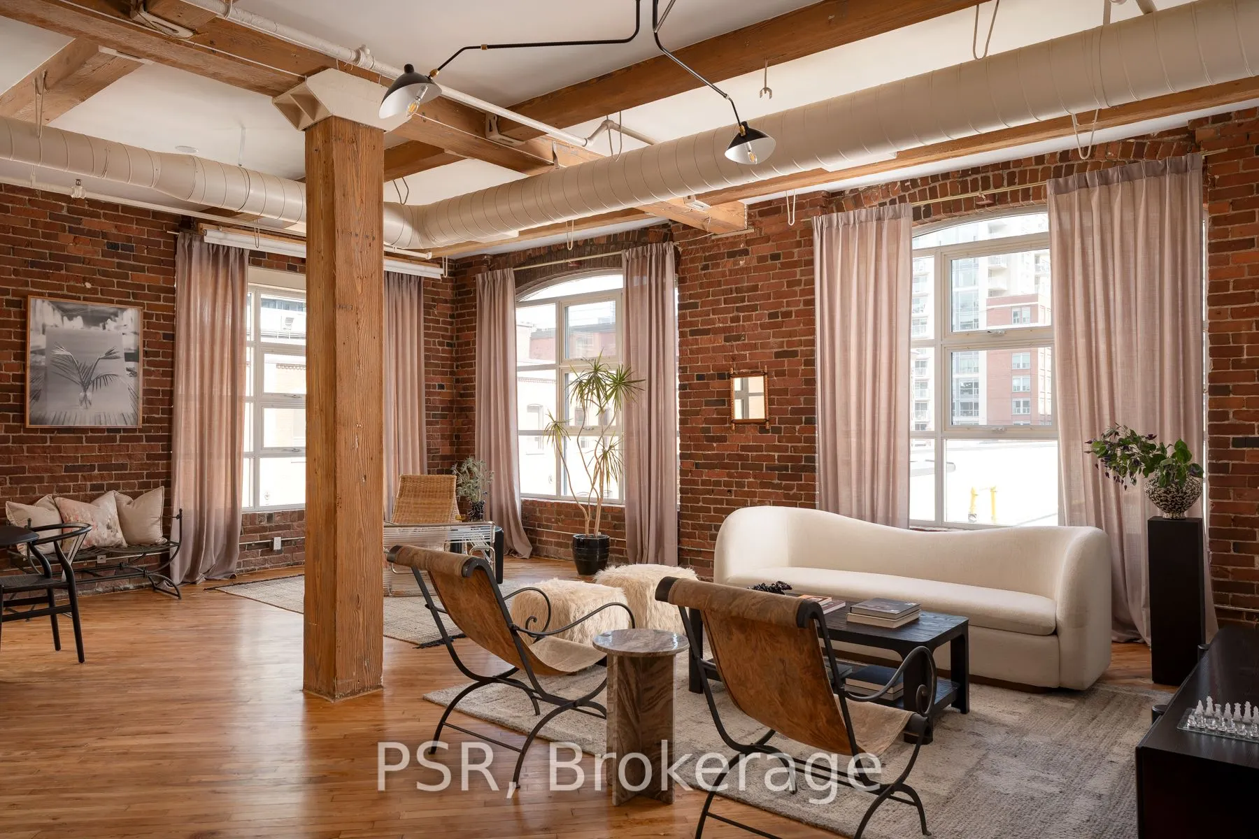 90 Sherbourne Street #407