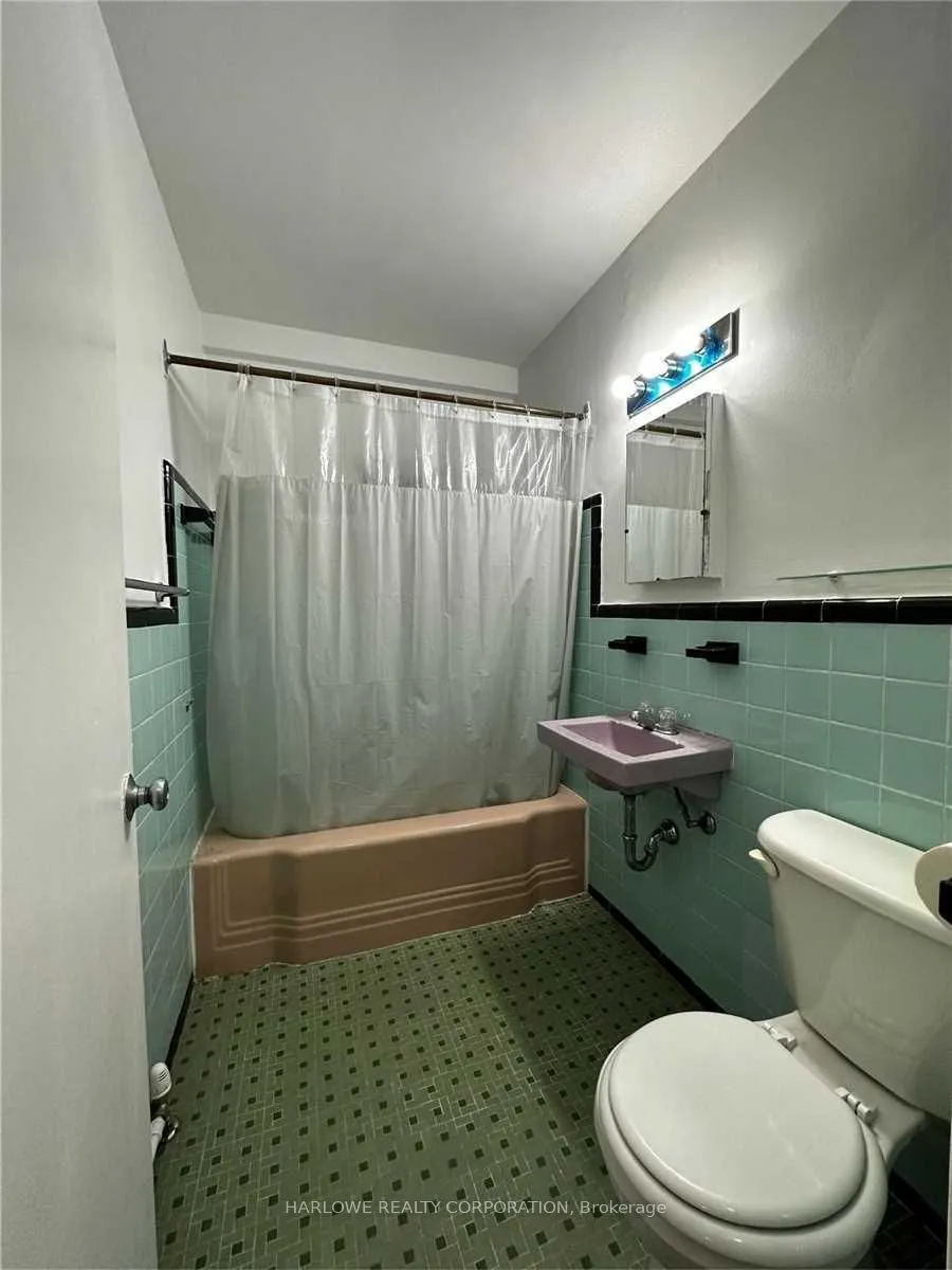 660 Eglinton Avenue W #104