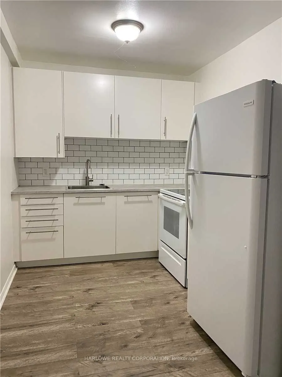 660 Eglinton Avenue W #104