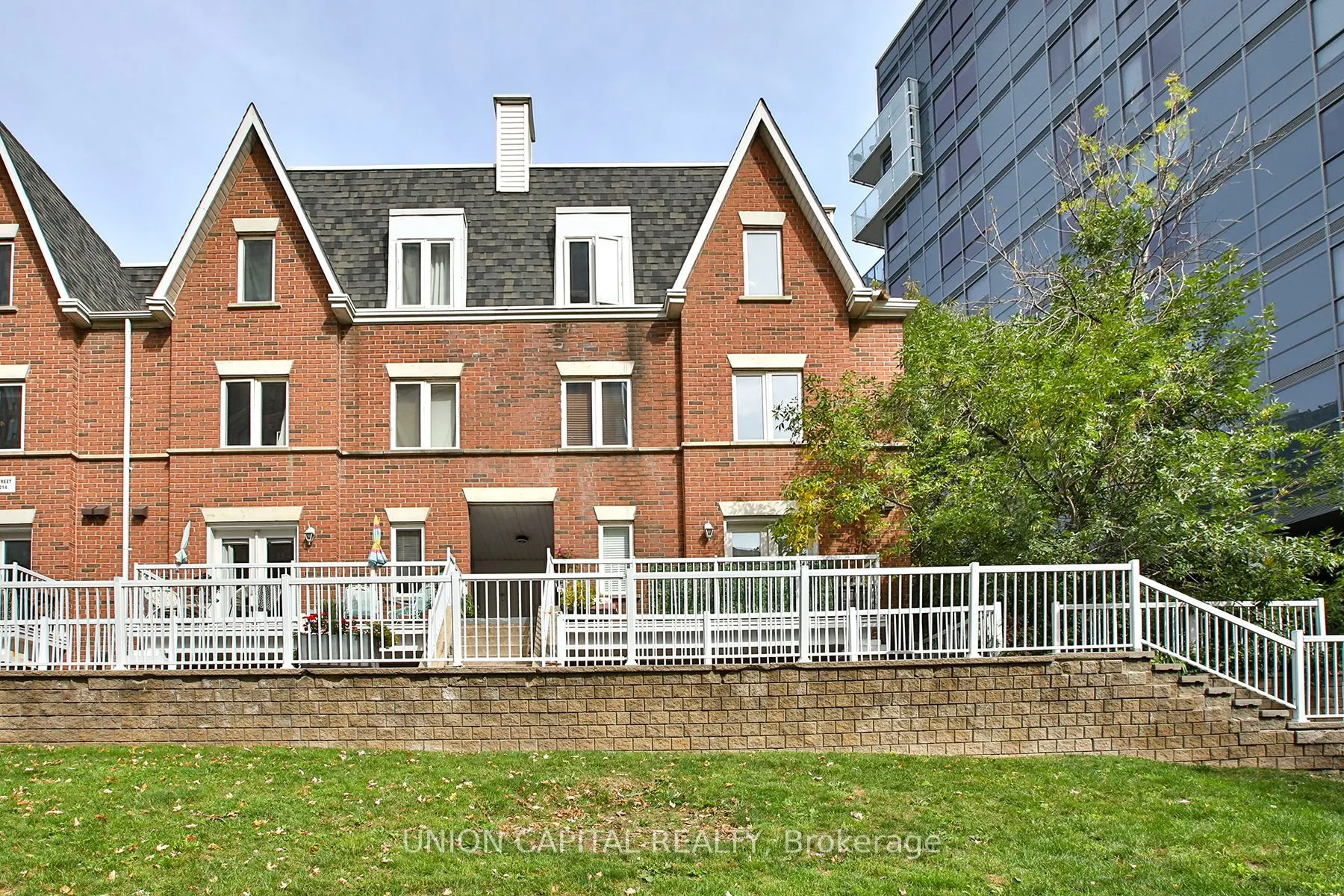 12 Sudbury Street #201