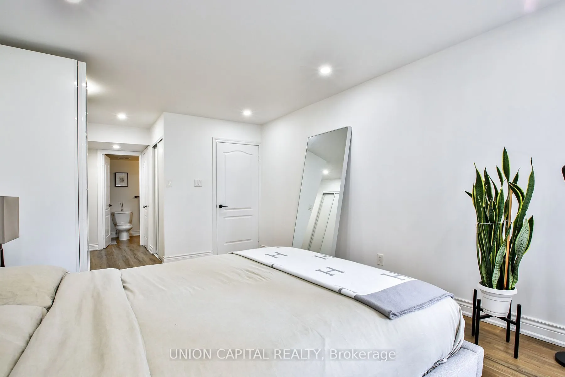 12 Sudbury Street #201