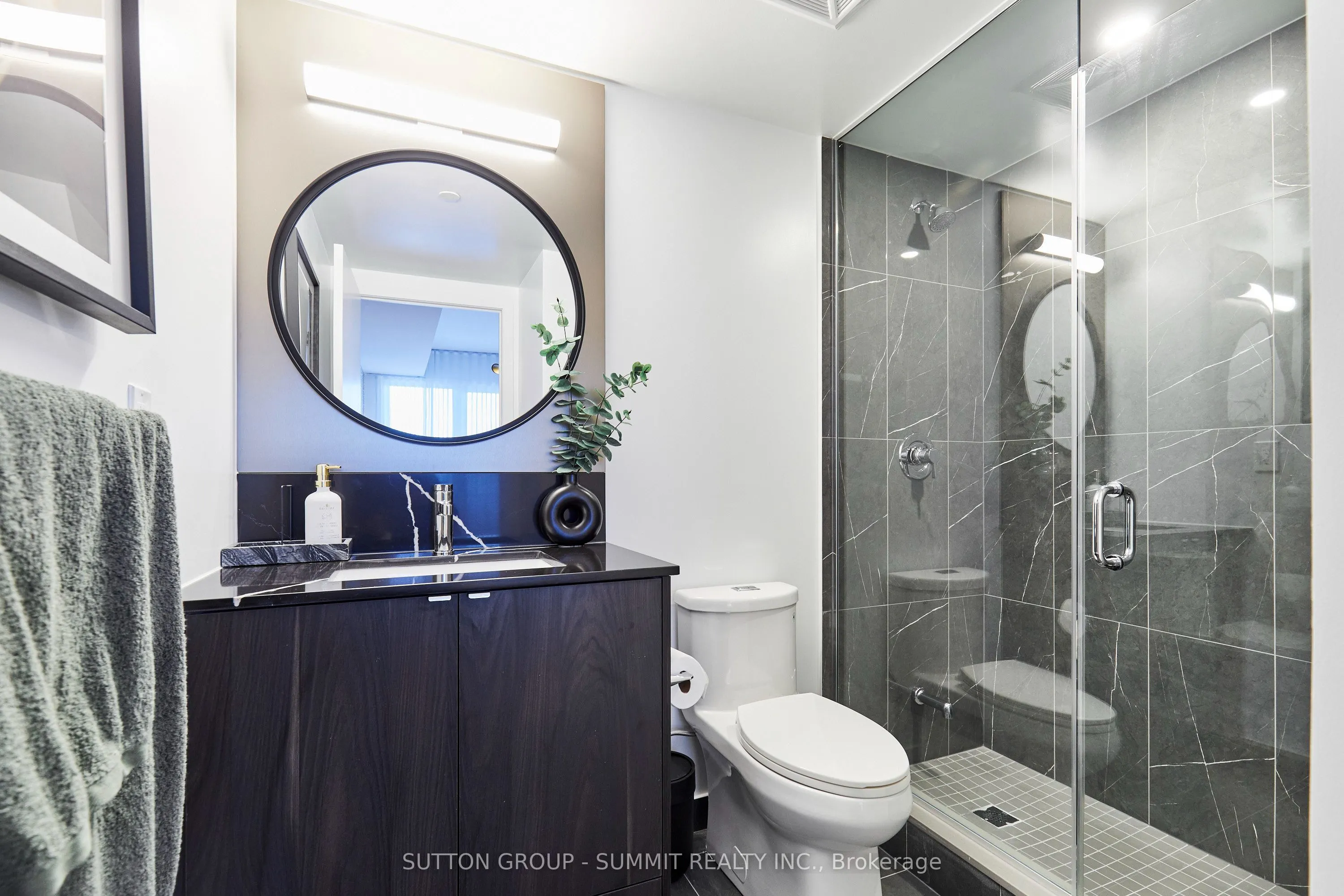 771 YONGE Street #2501