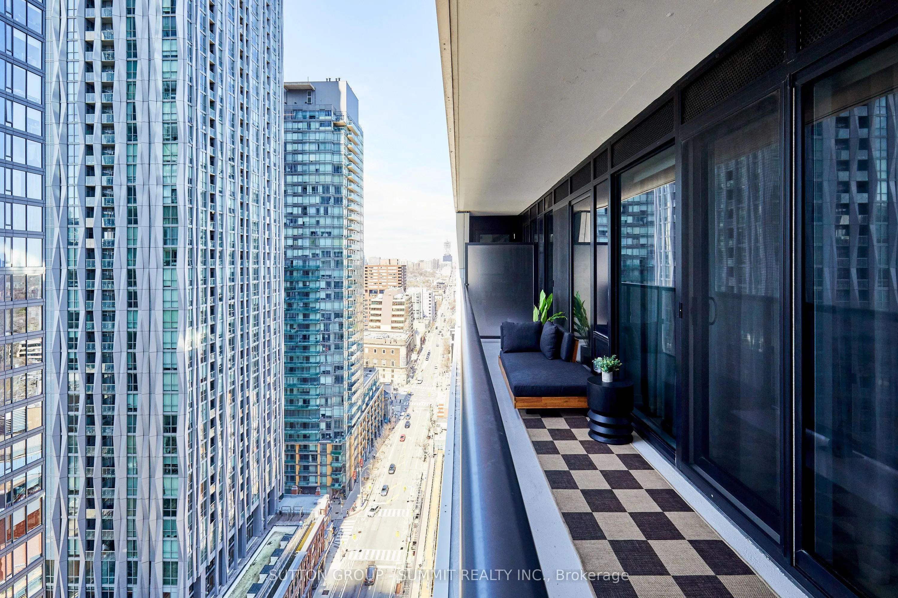 771 YONGE Street #2501