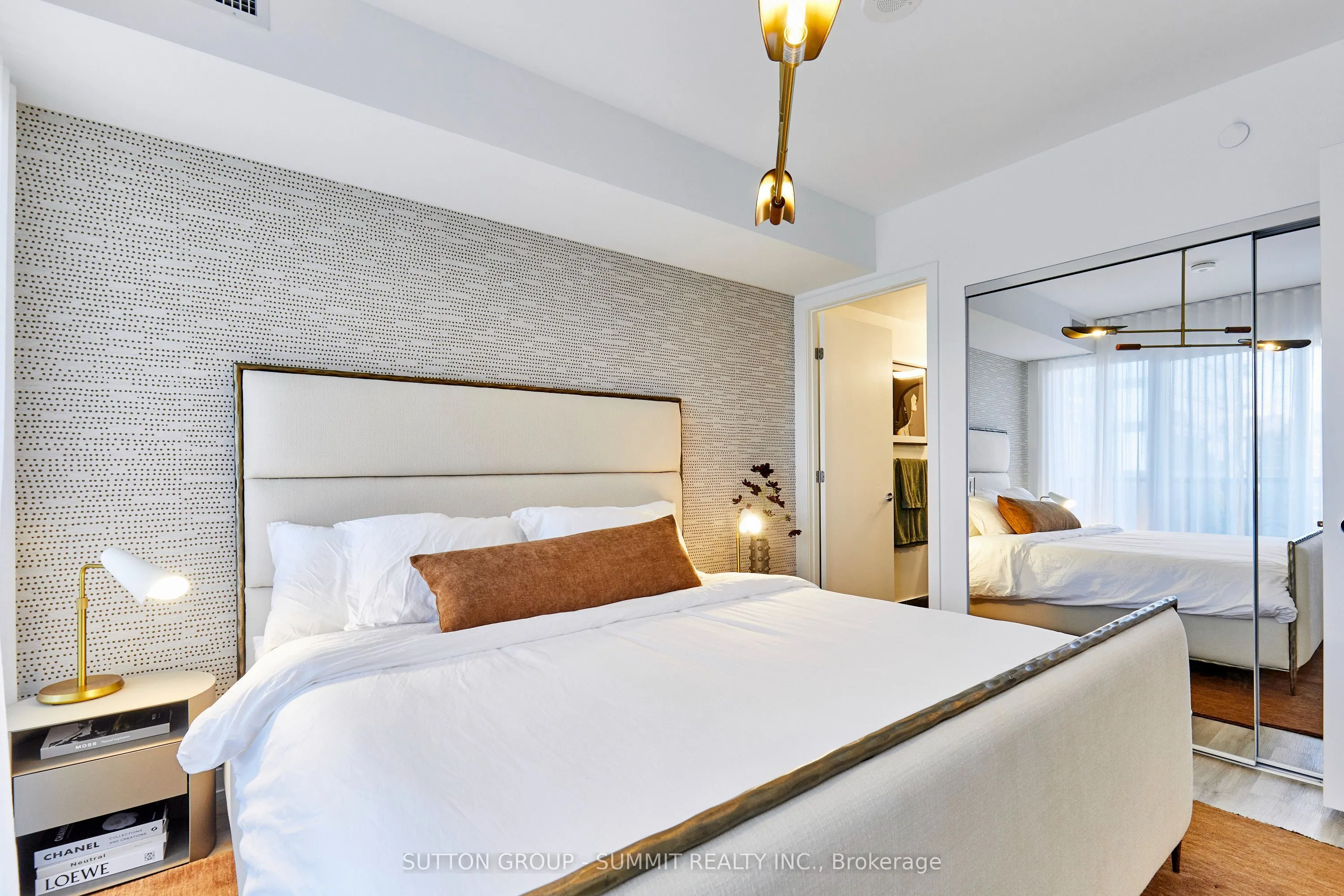 771 YONGE Street #2501