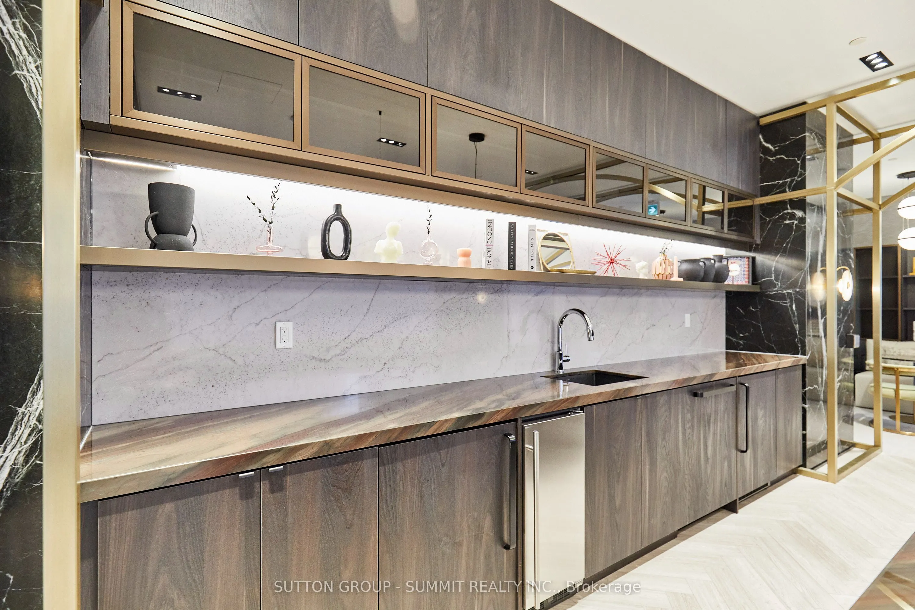 771 YONGE Street #2501
