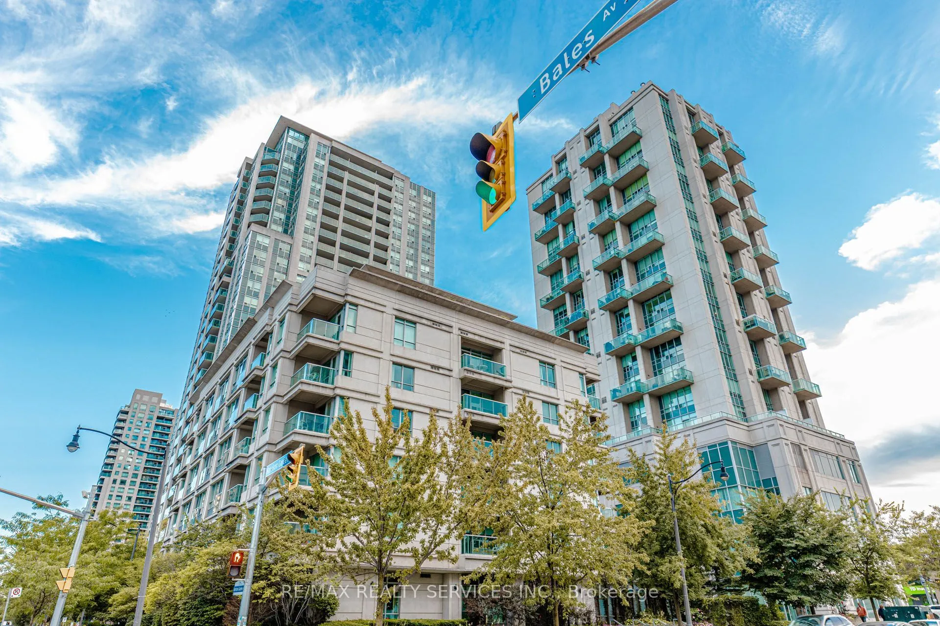 19 Avondale Avenue #208