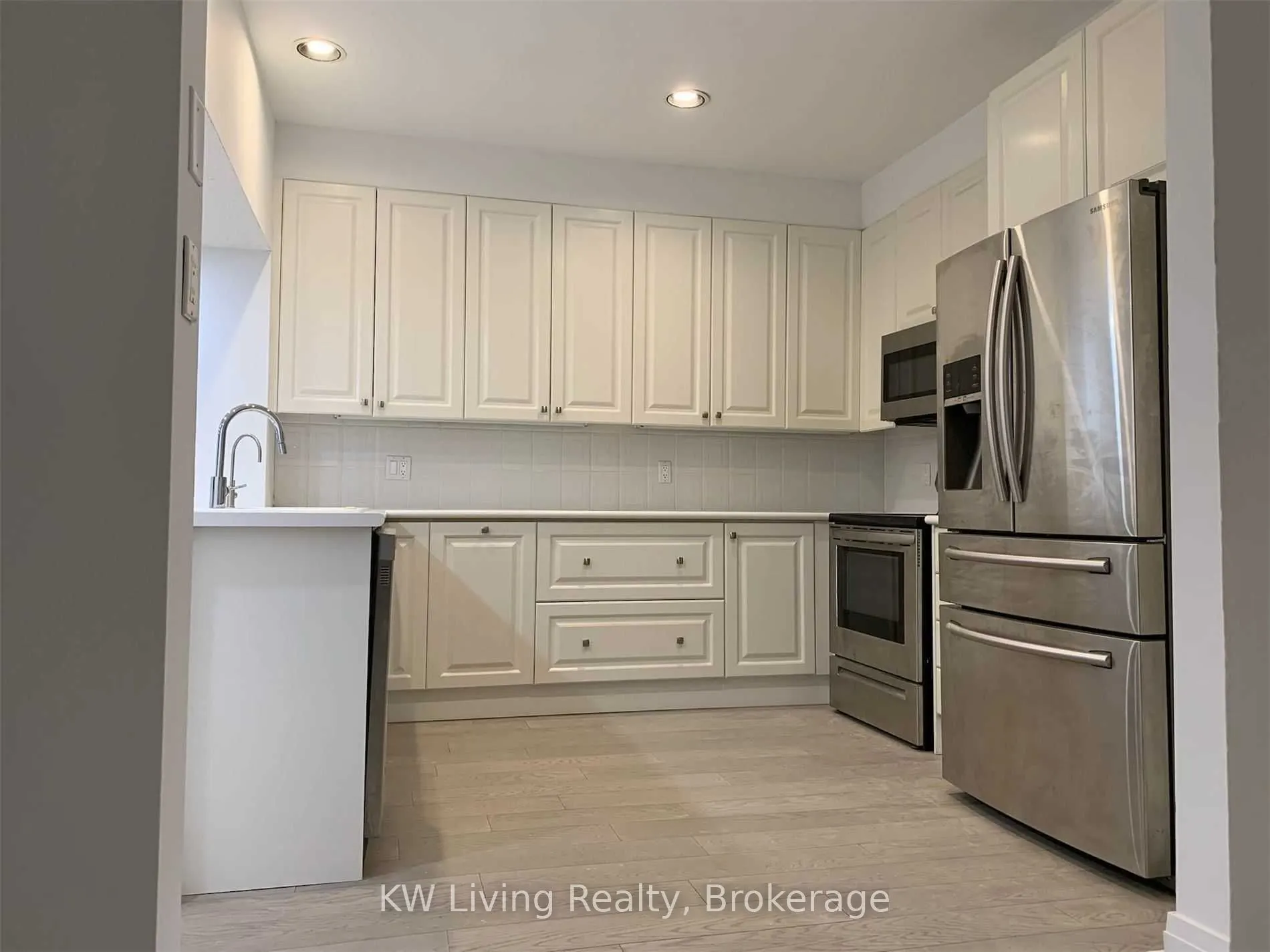 180 Dinnick Crescent