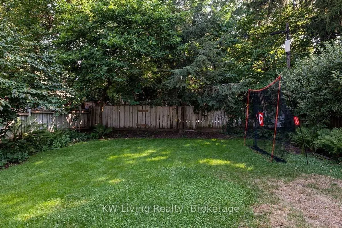 180 Dinnick Crescent