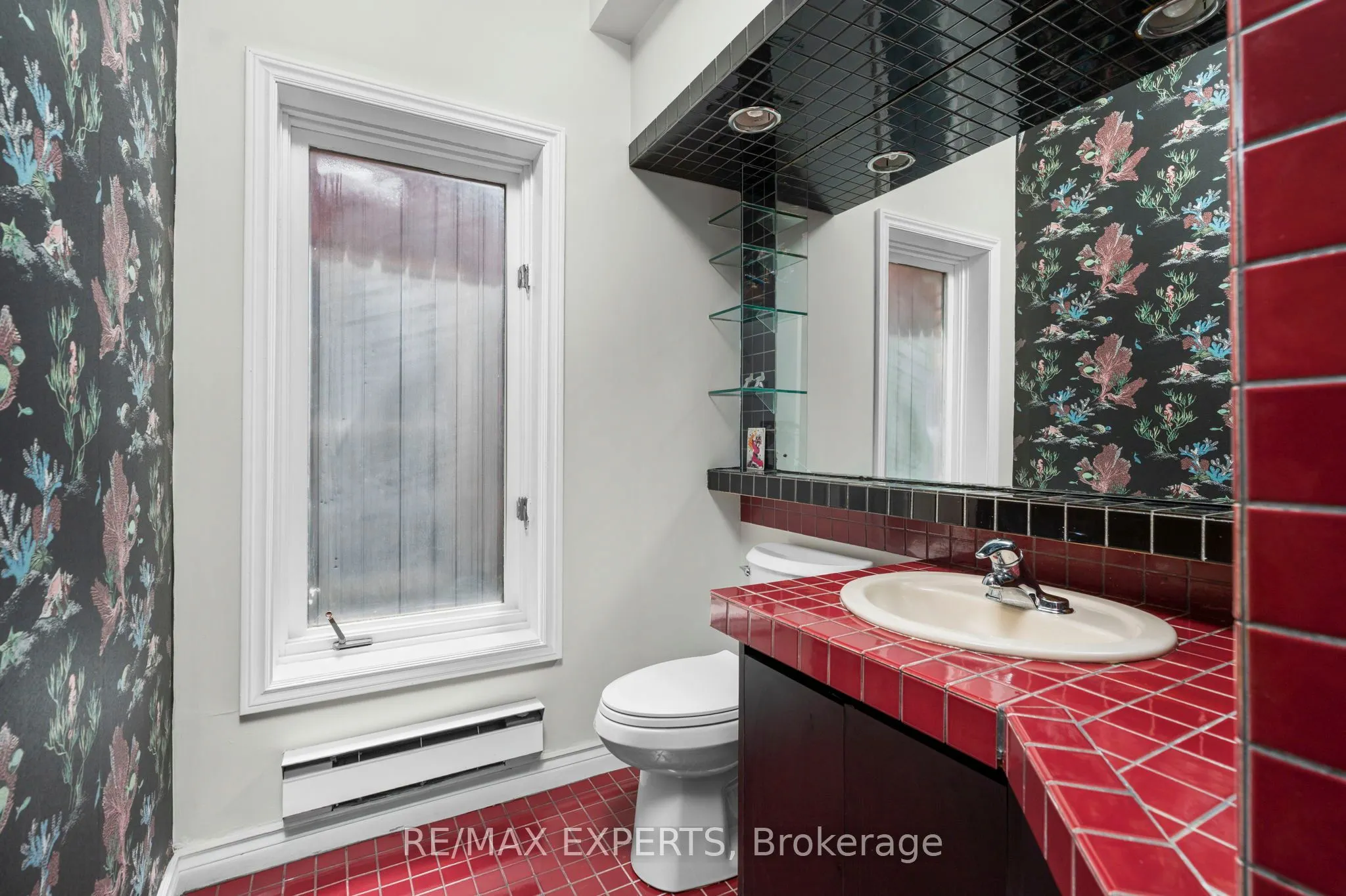 382 Bathurst Street