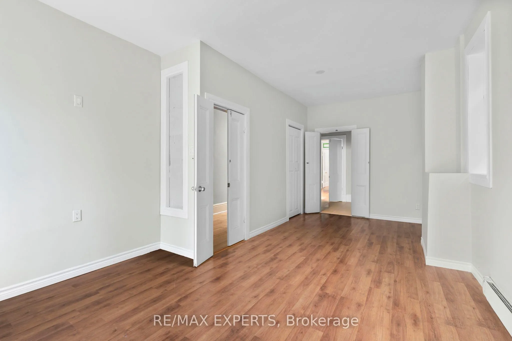 382 Bathurst Street