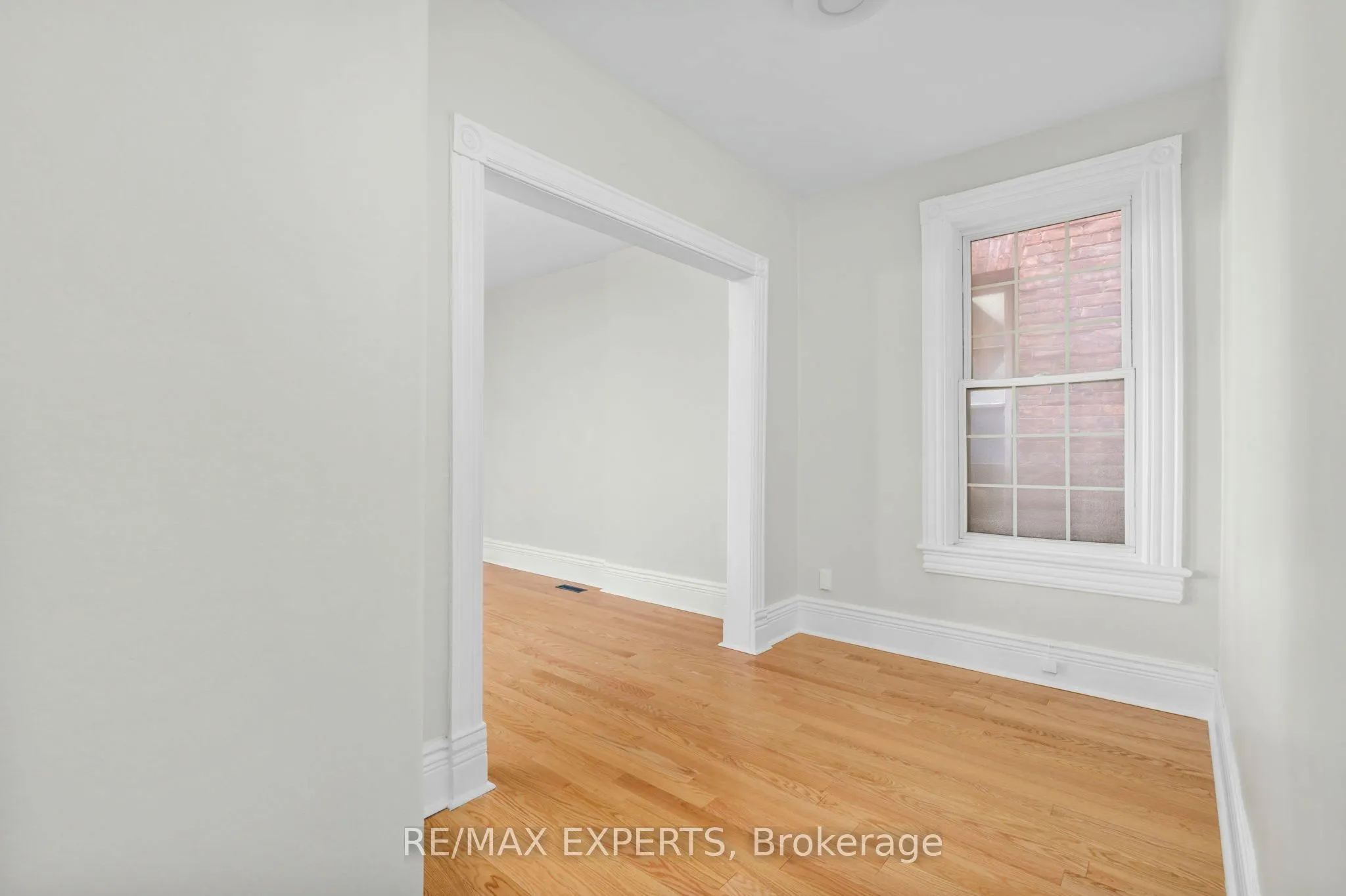 382 Bathurst Street