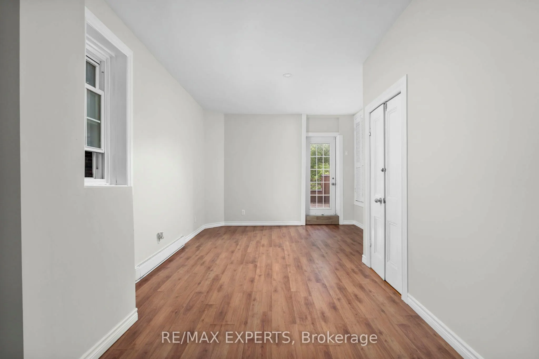 382 Bathurst Street