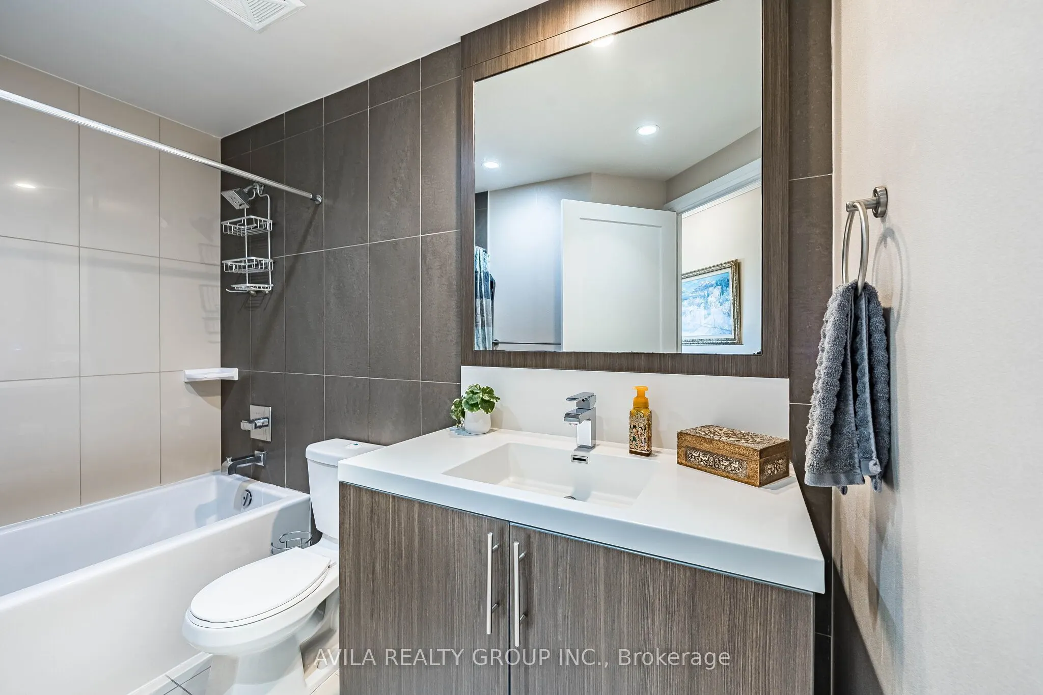 2 Anndale Drive #2708