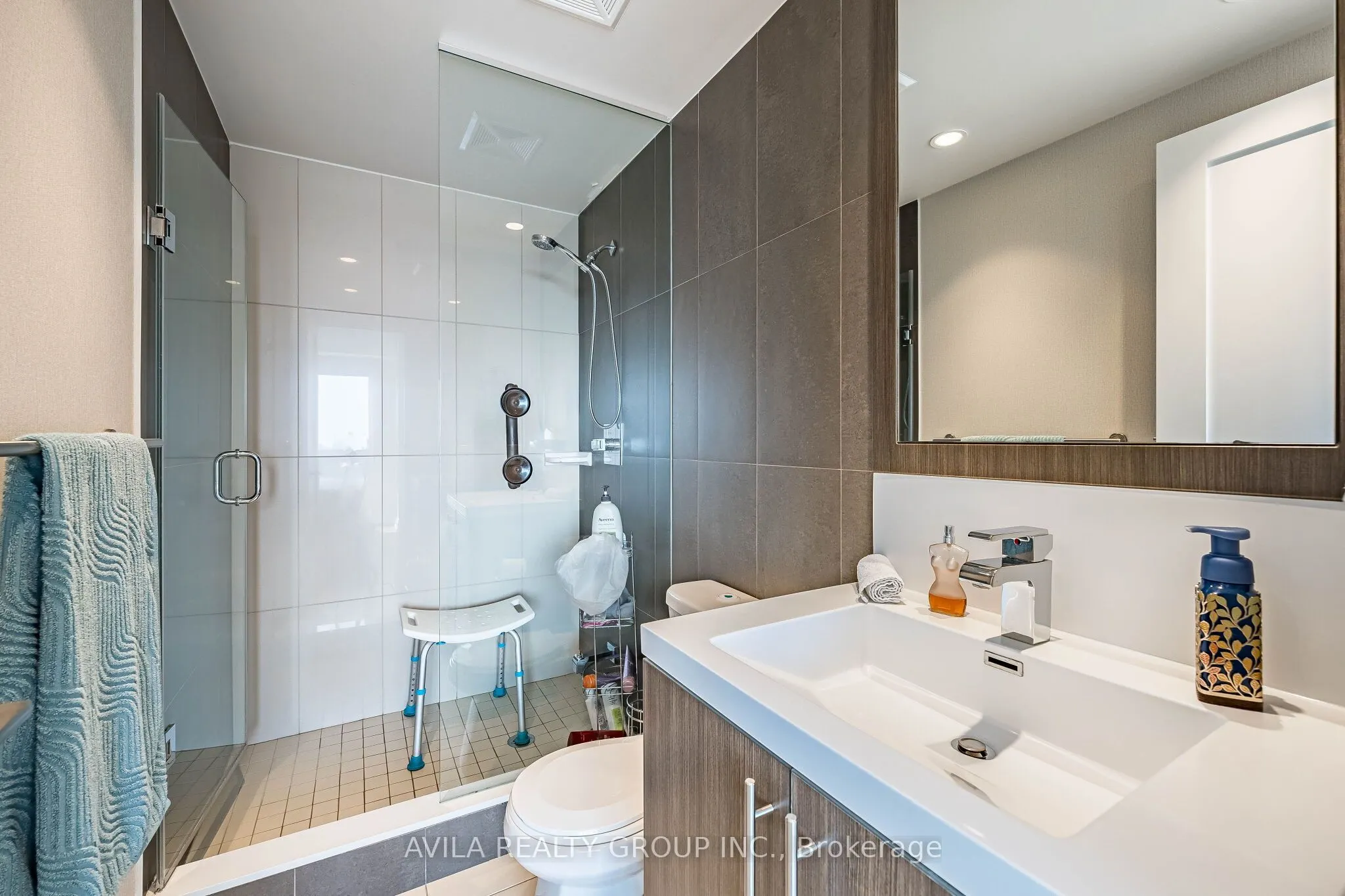2 Anndale Drive #2708