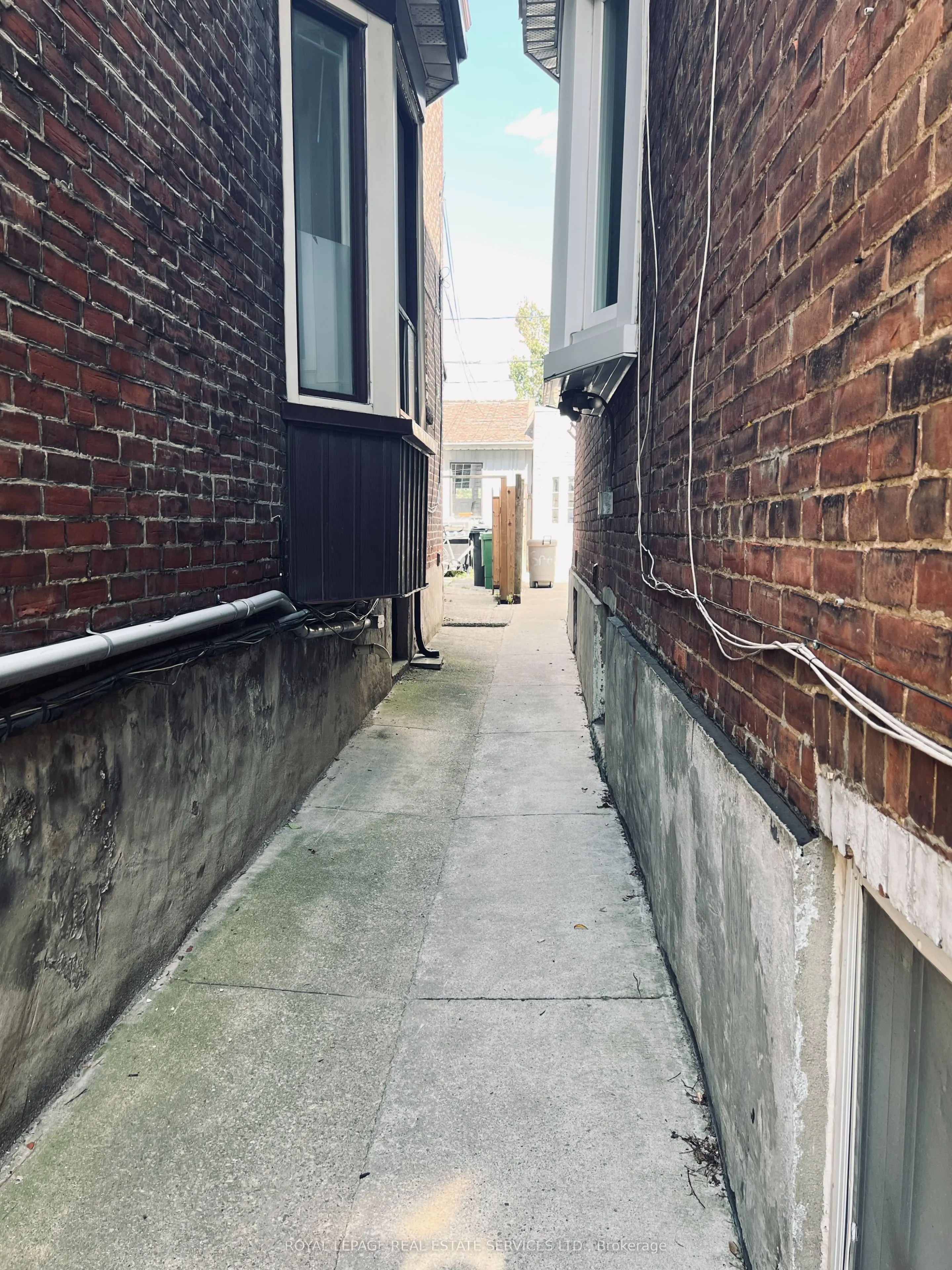 263 Grace Street #Lower