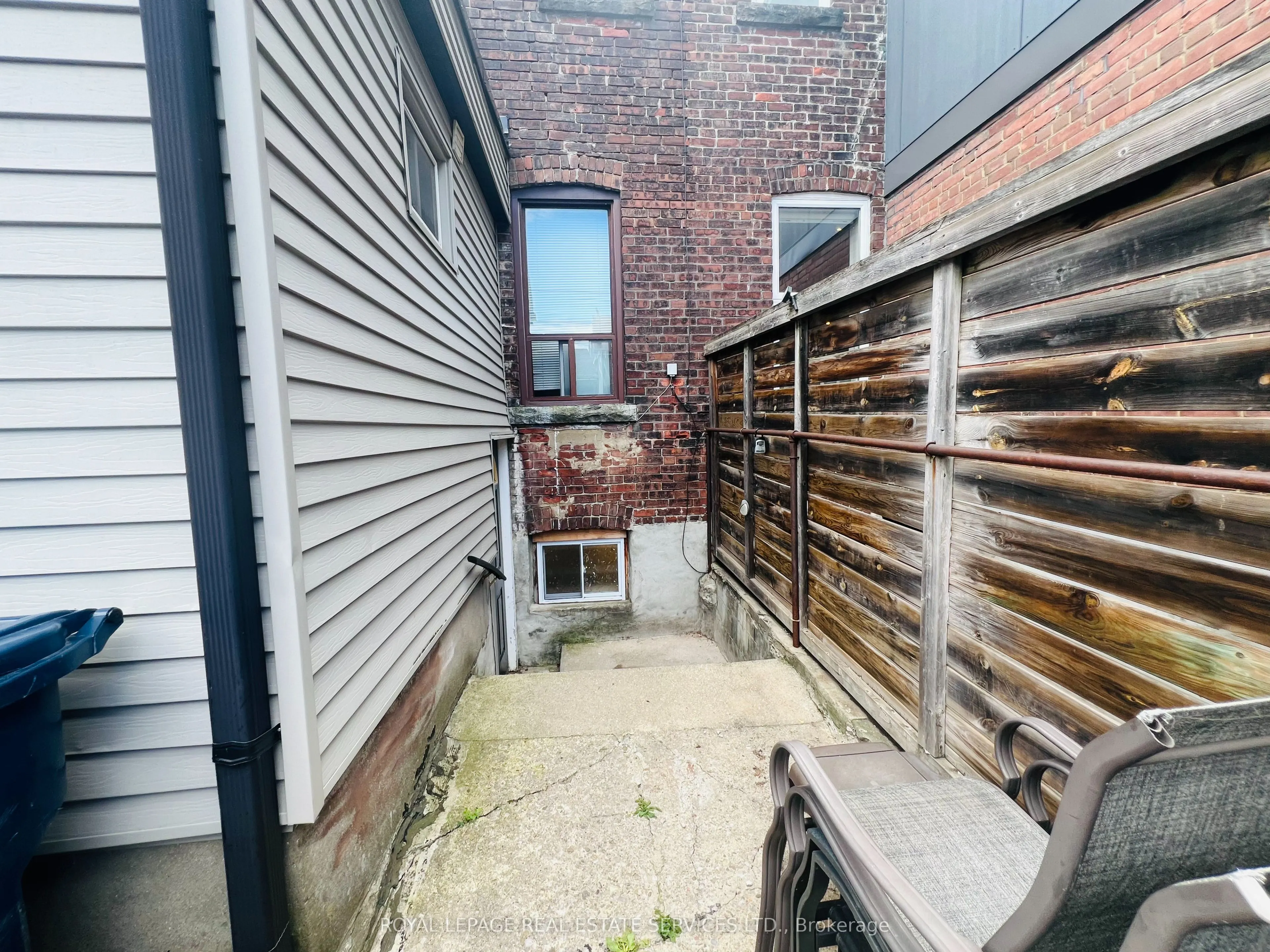 263 Grace Street #Lower