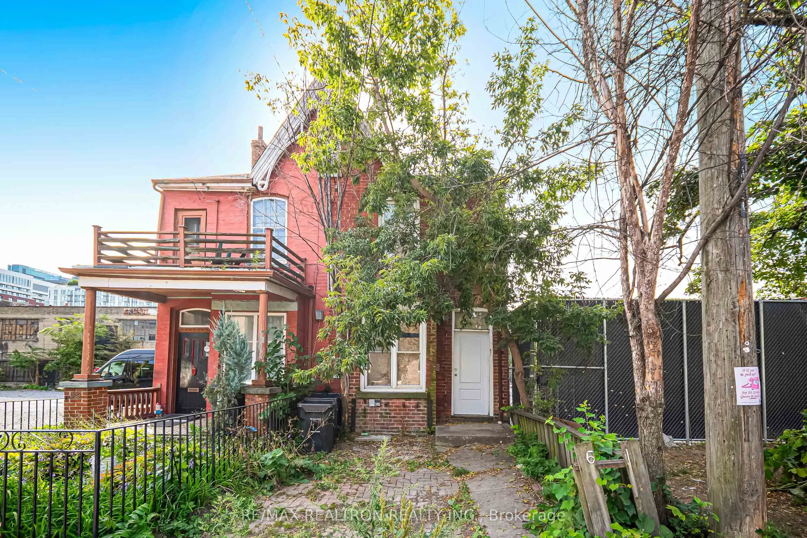 631 Richmond Street W