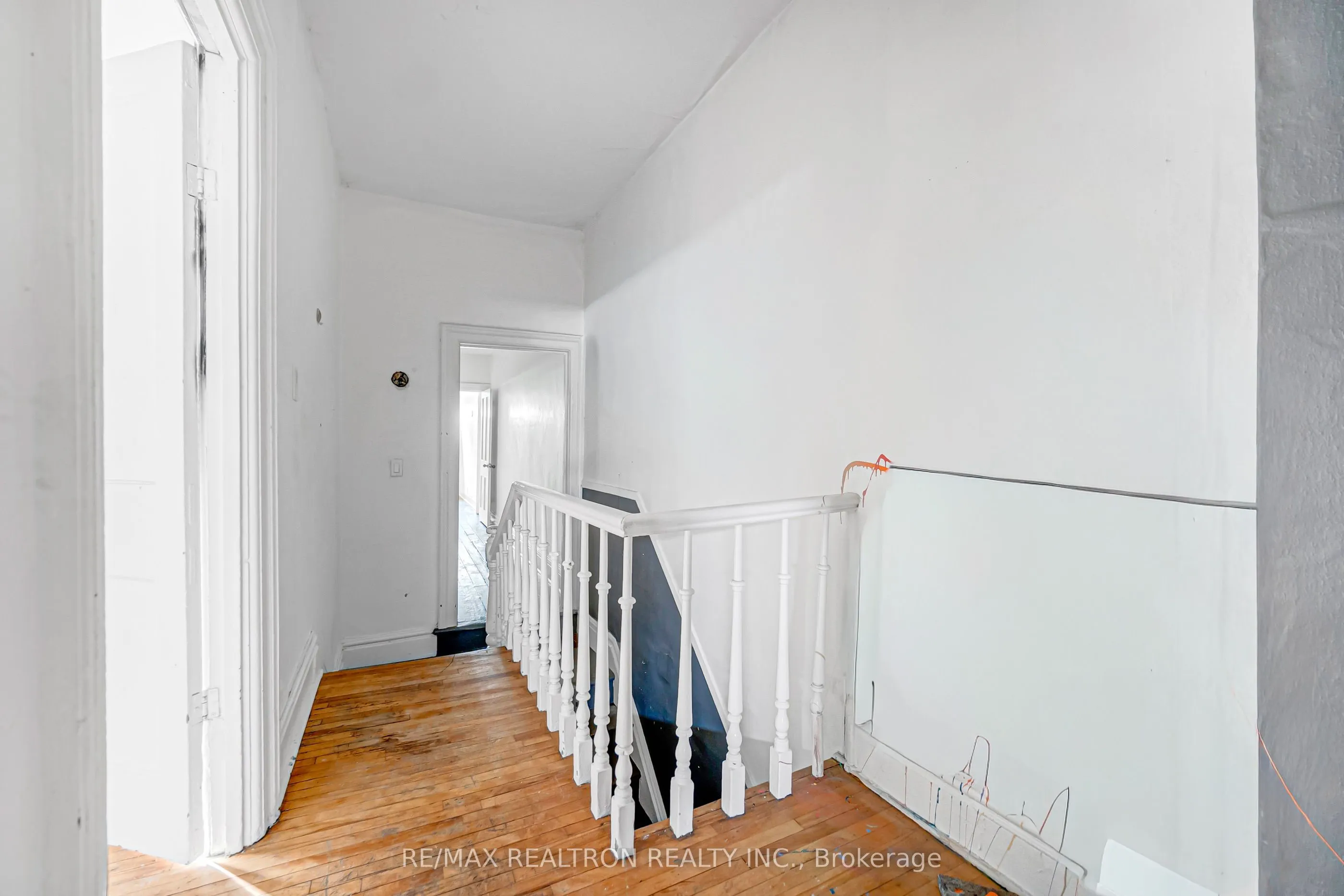 631 Richmond Street W