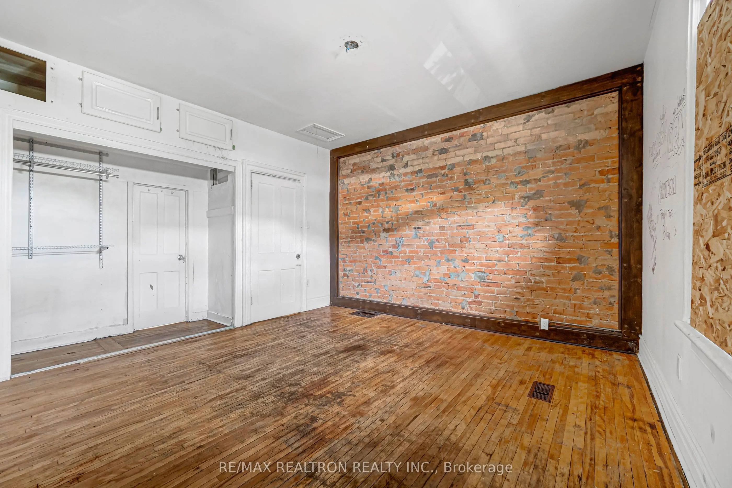 631 Richmond Street W