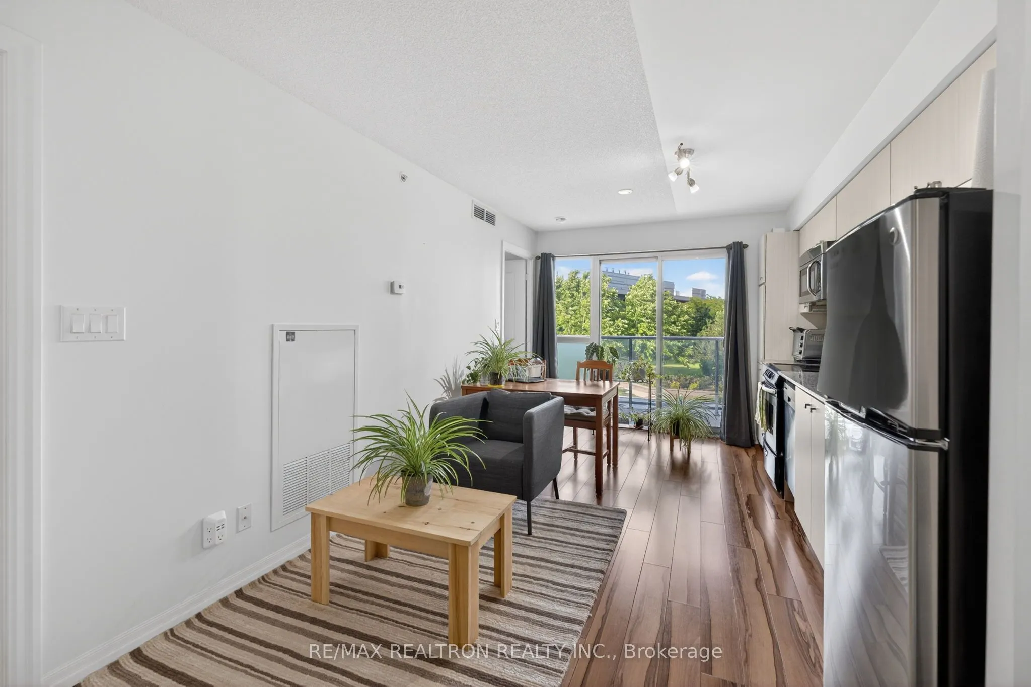 275 Yorkland Road ## 209