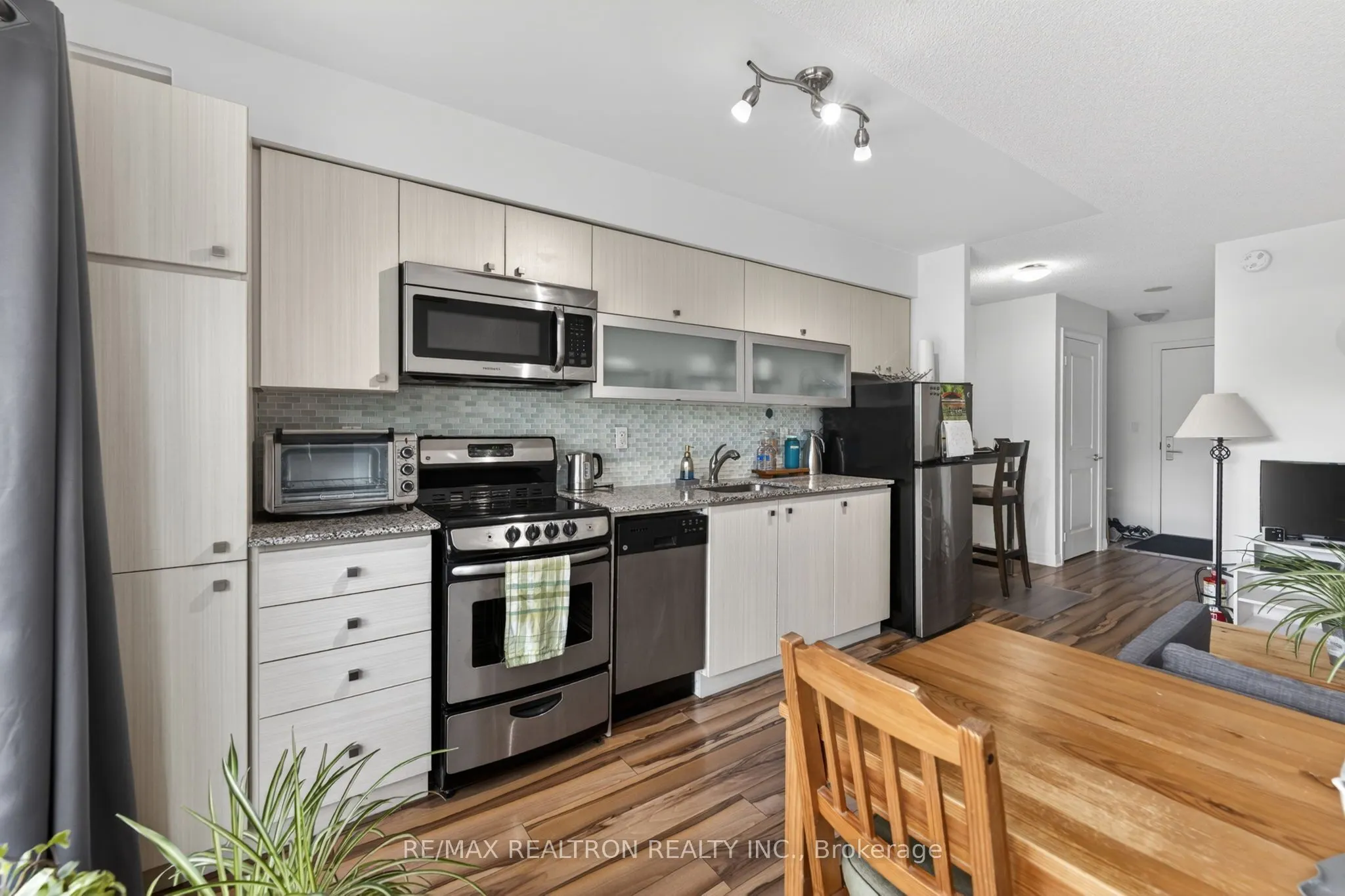 275 Yorkland Road ## 209