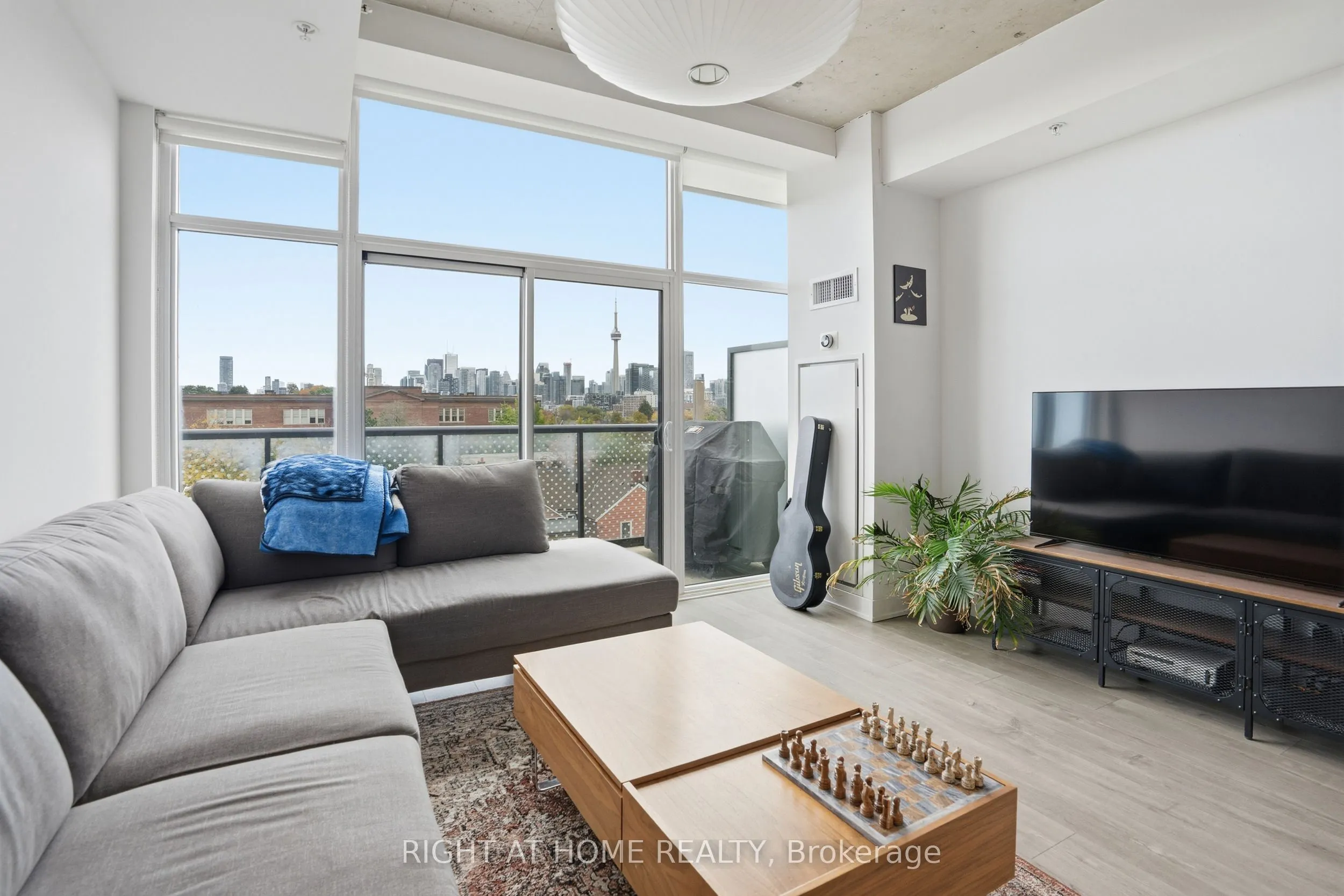 109 Ossington Avenue #511