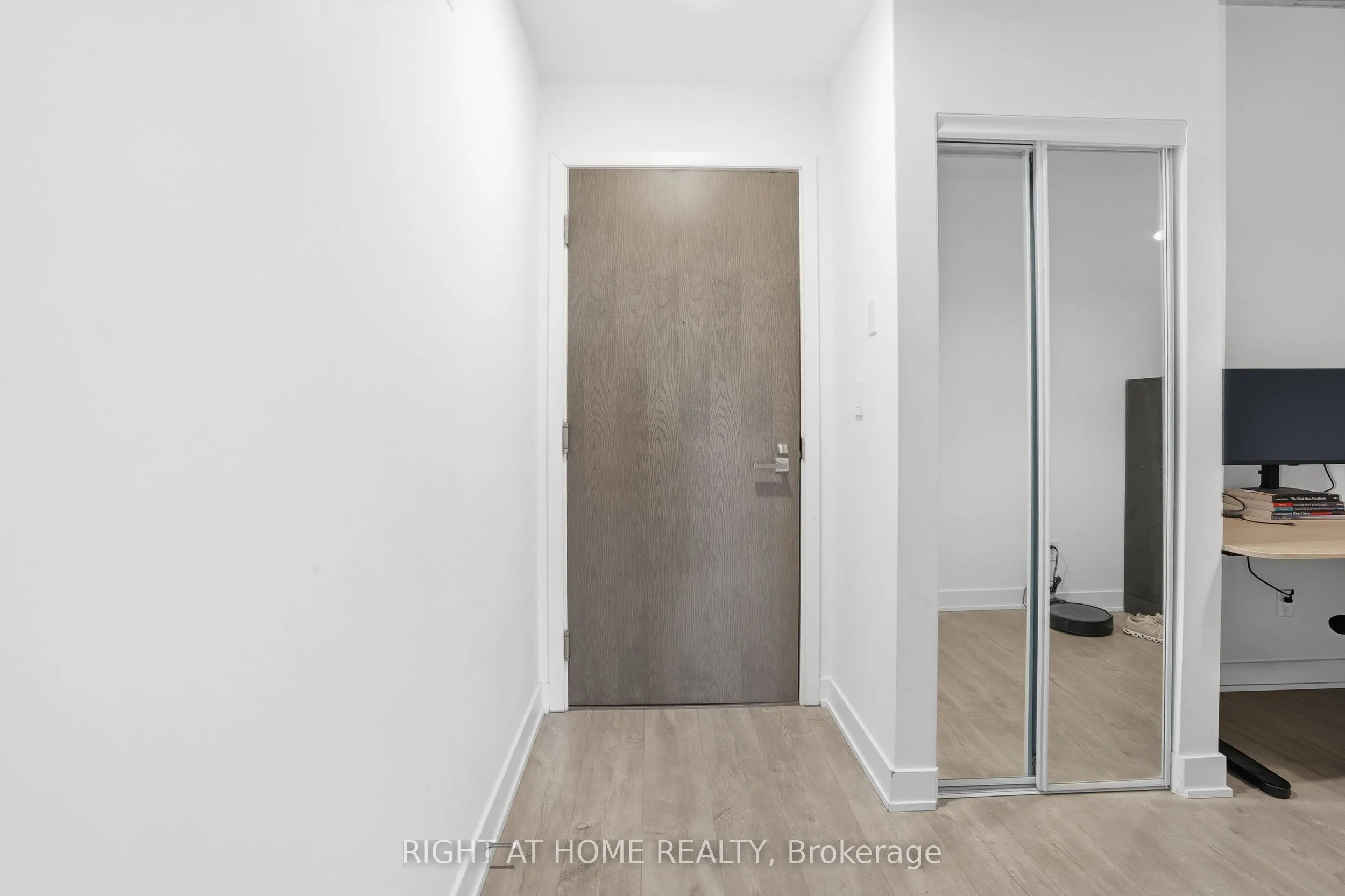 109 Ossington Avenue #511