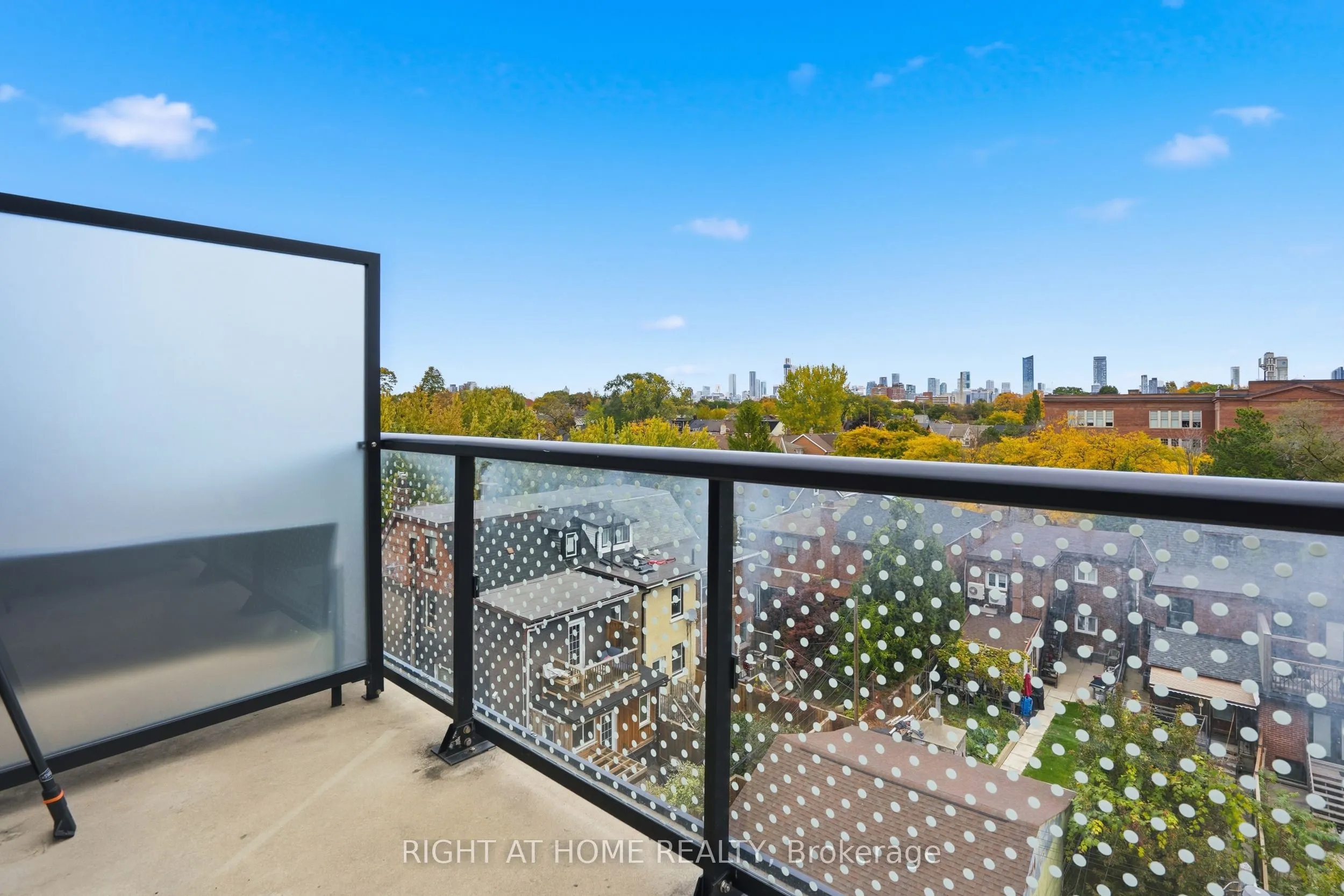 109 Ossington Avenue #511