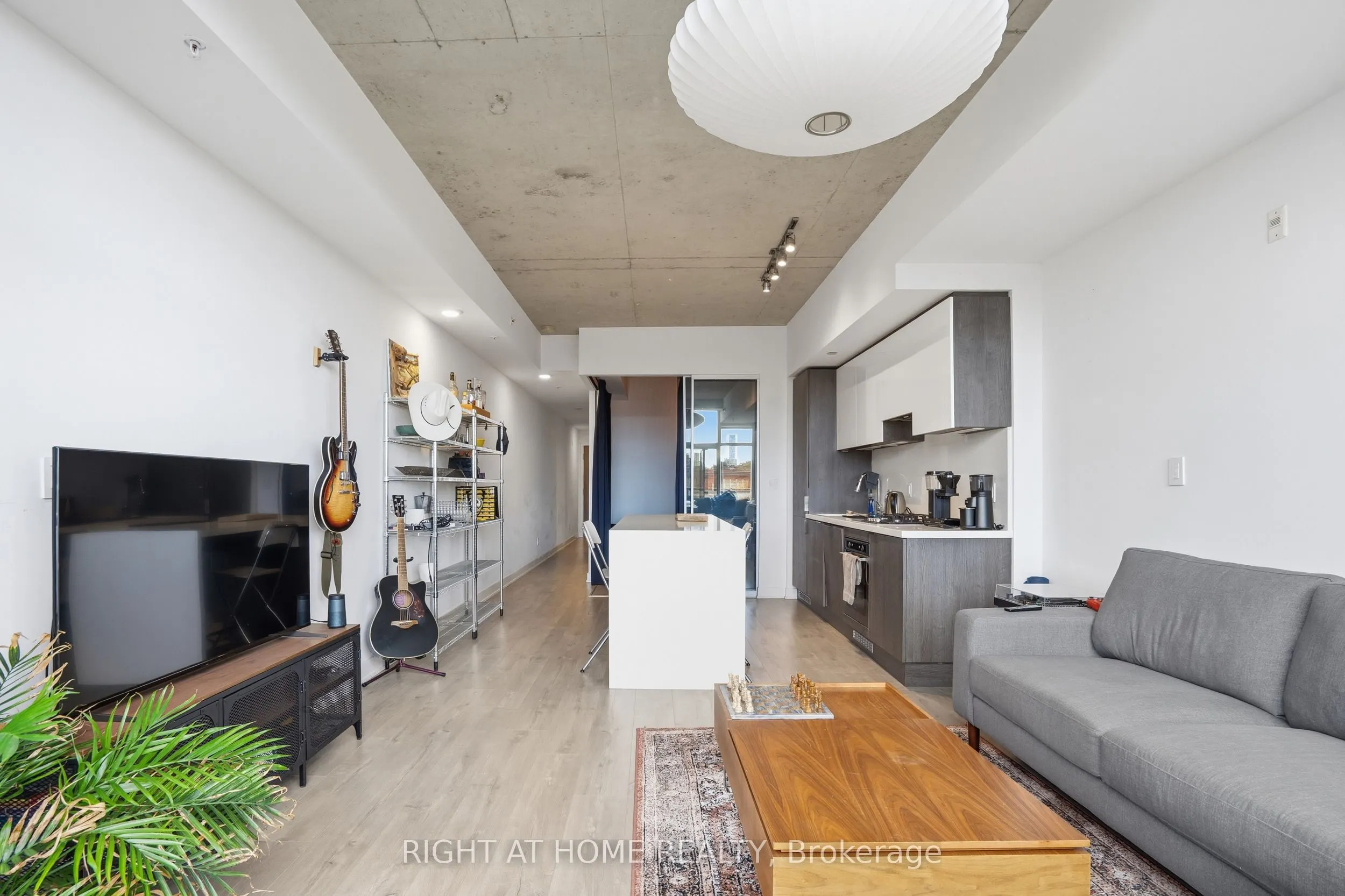 109 Ossington Avenue #511