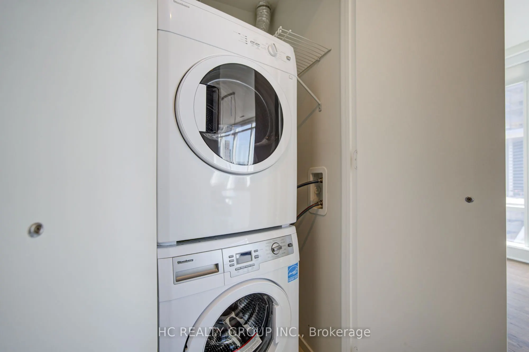 1 Bloor Street E #6209