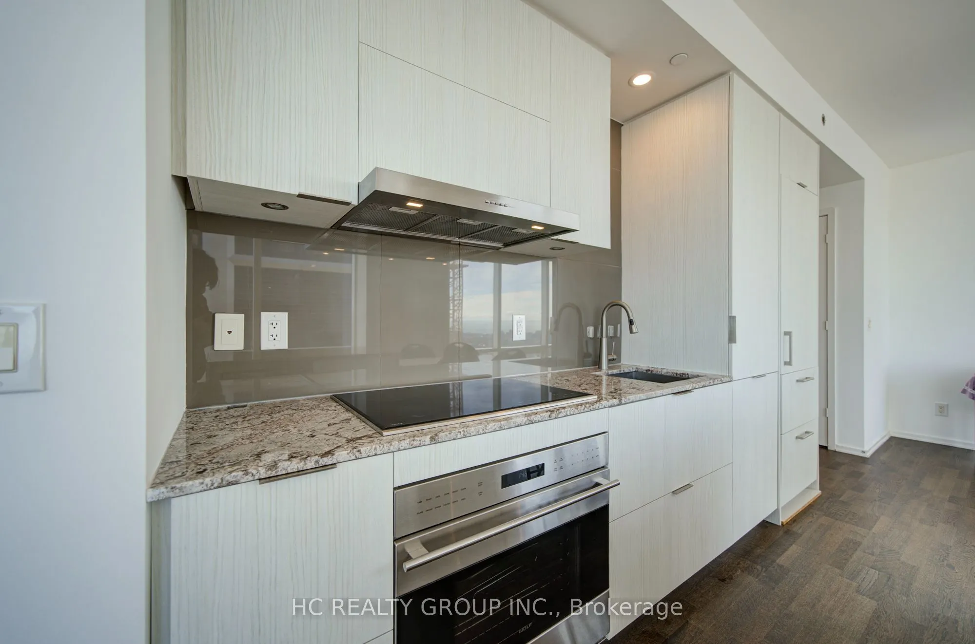 1 Bloor Street E #6209