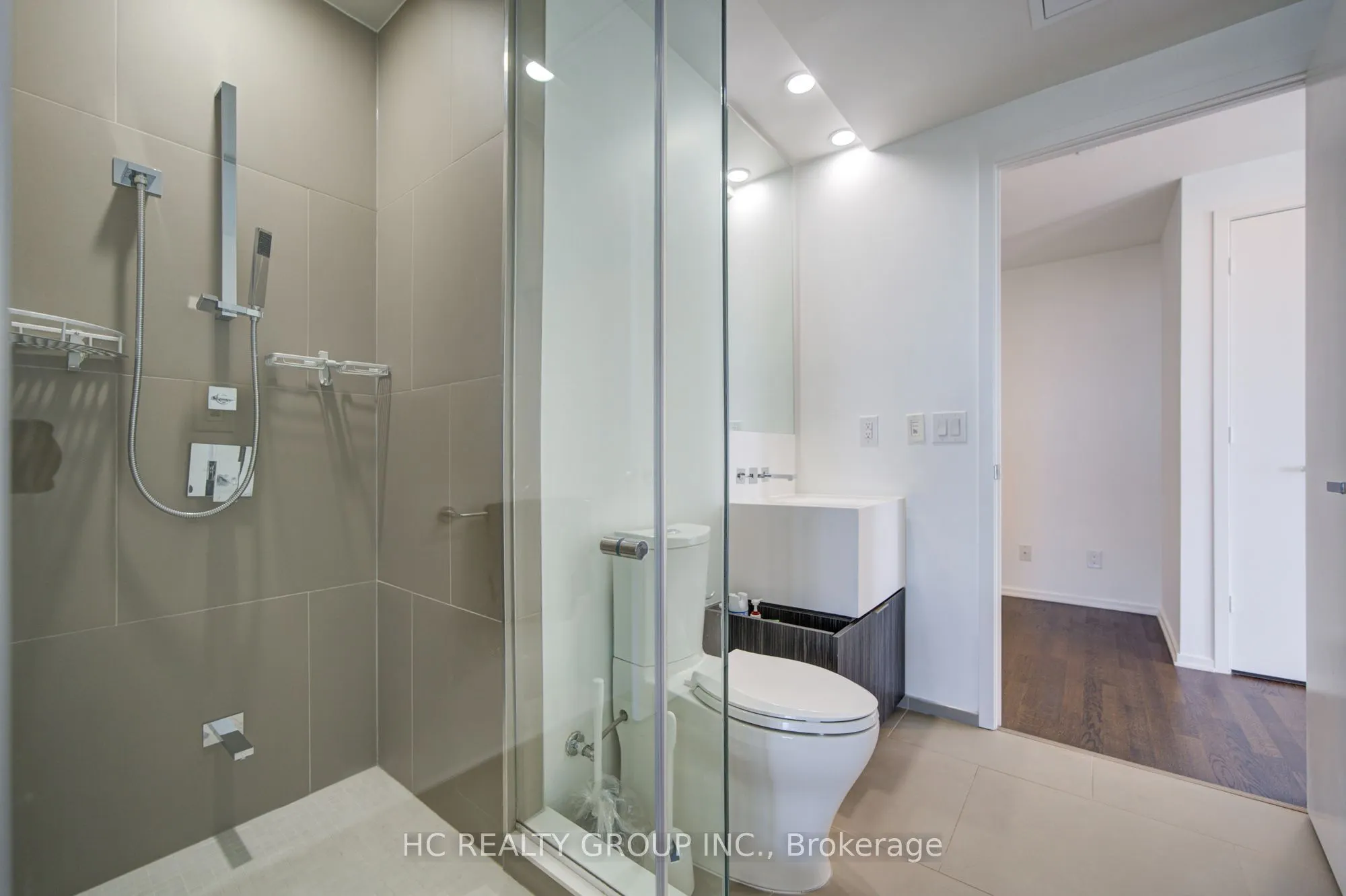 1 Bloor Street E #6209
