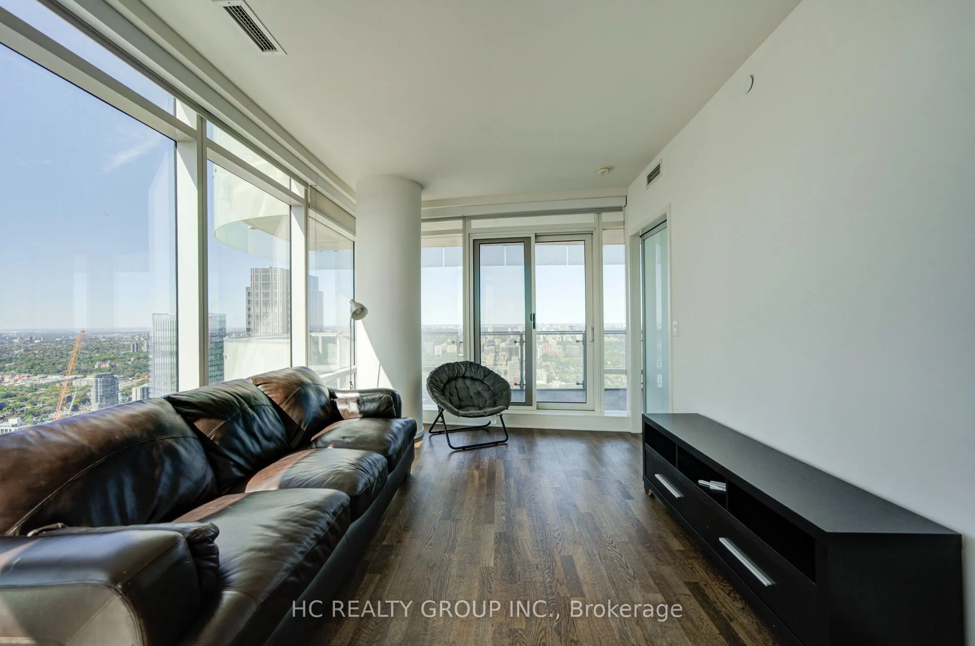 1 Bloor Street E #6209