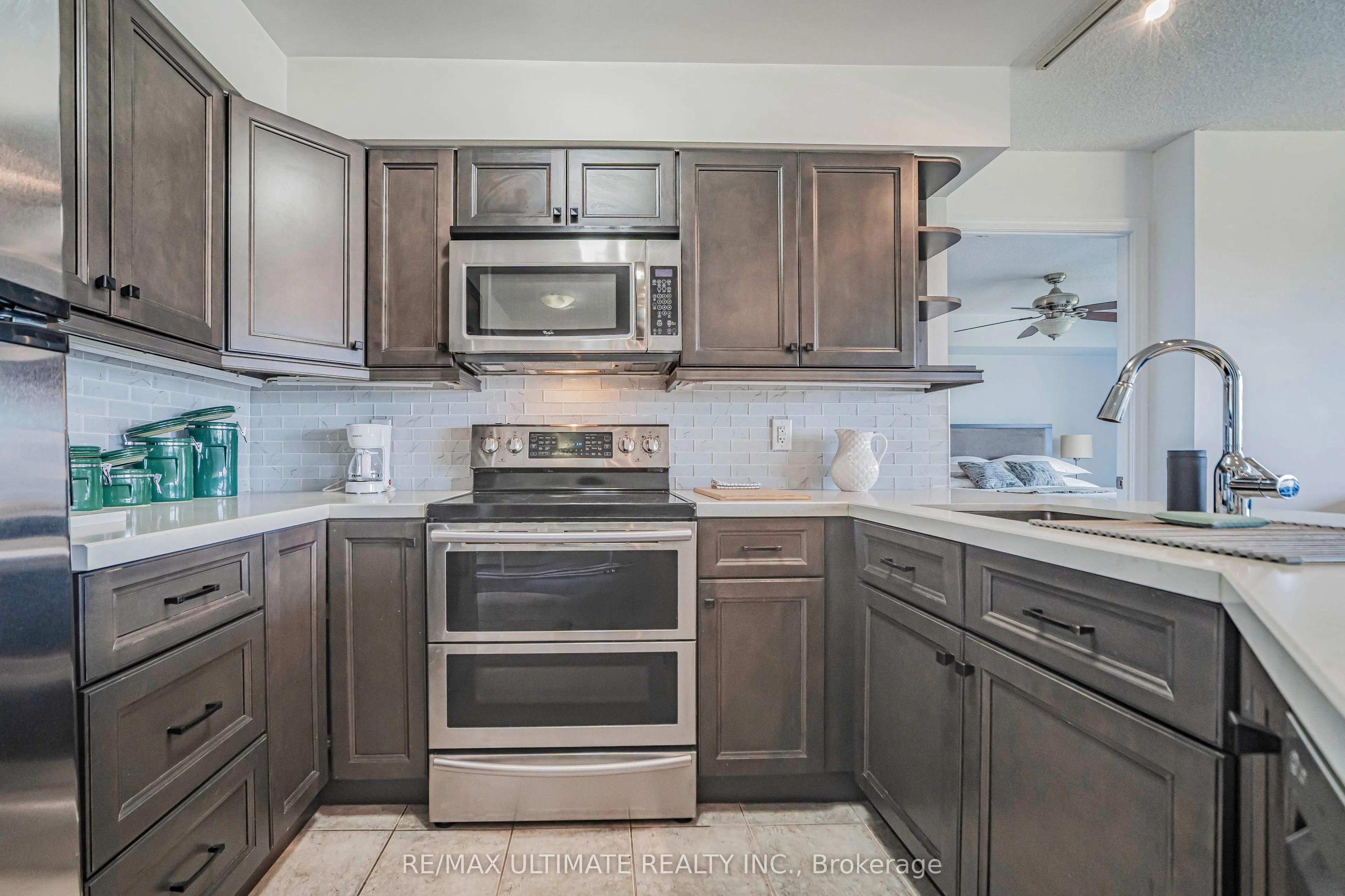 872 SHEPPARD Avenue W #513