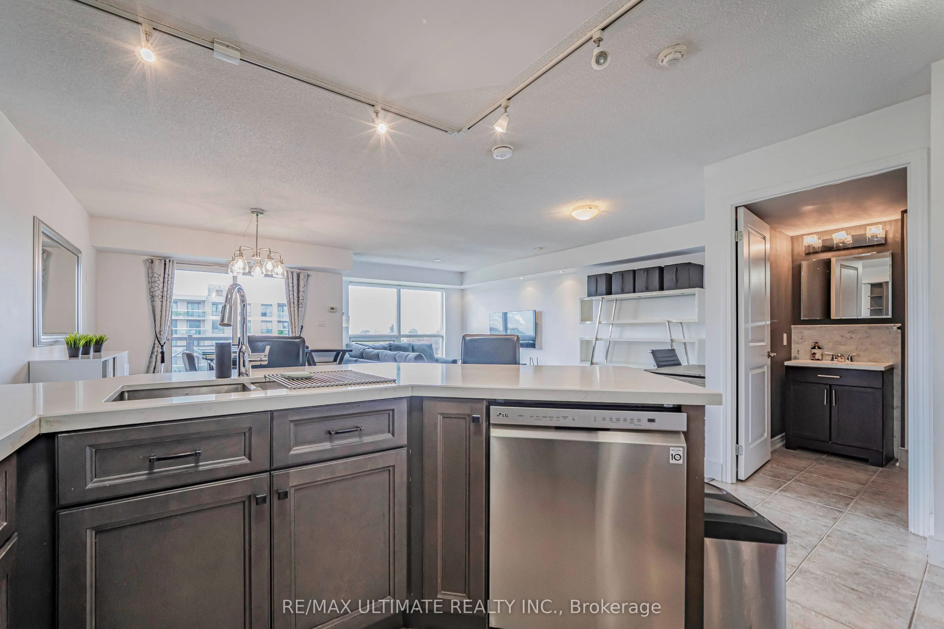 872 SHEPPARD Avenue W #513