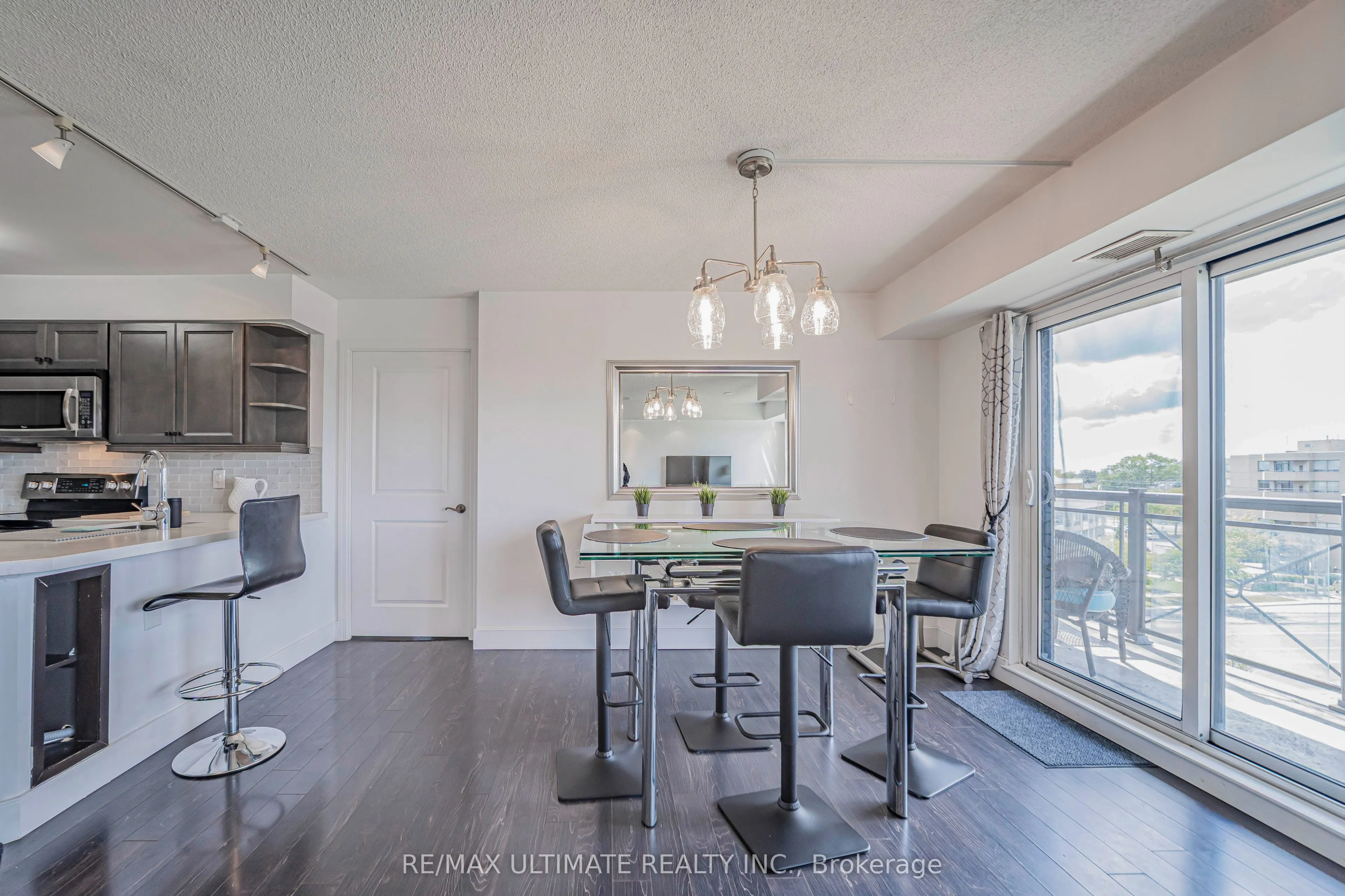 872 SHEPPARD Avenue W #513