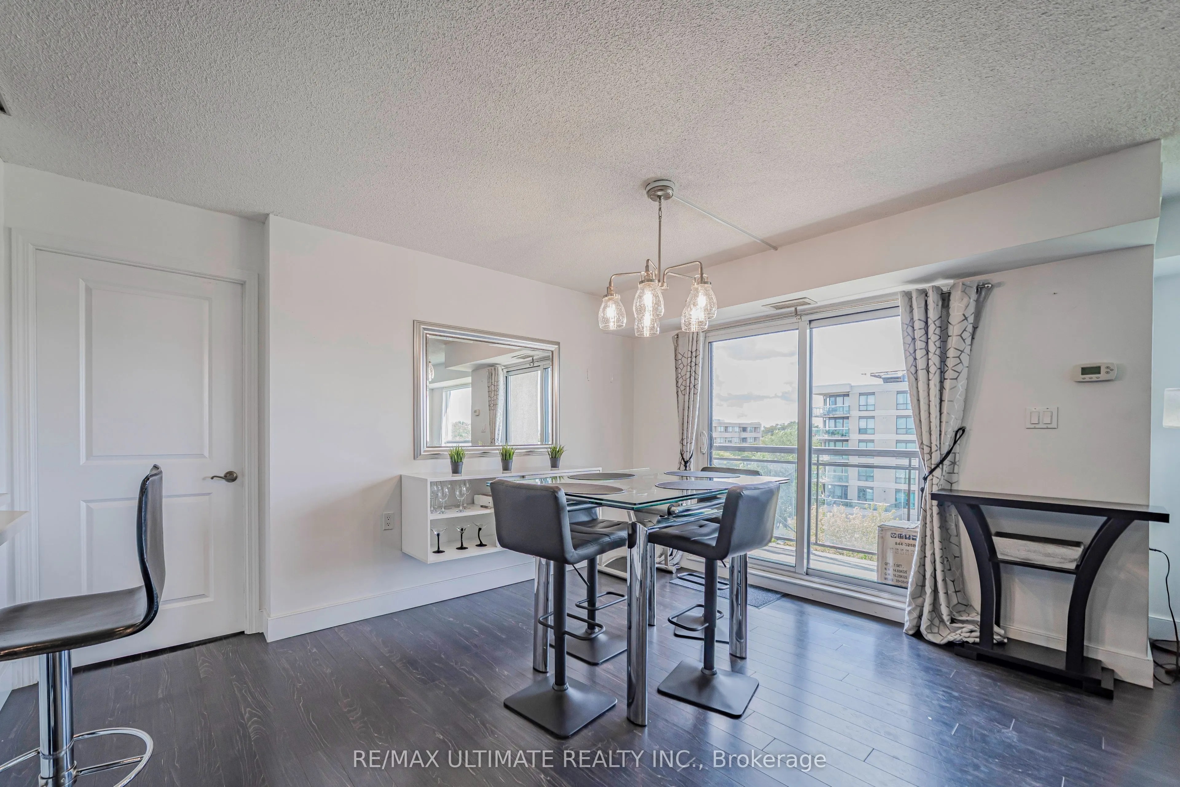 872 SHEPPARD Avenue W #513