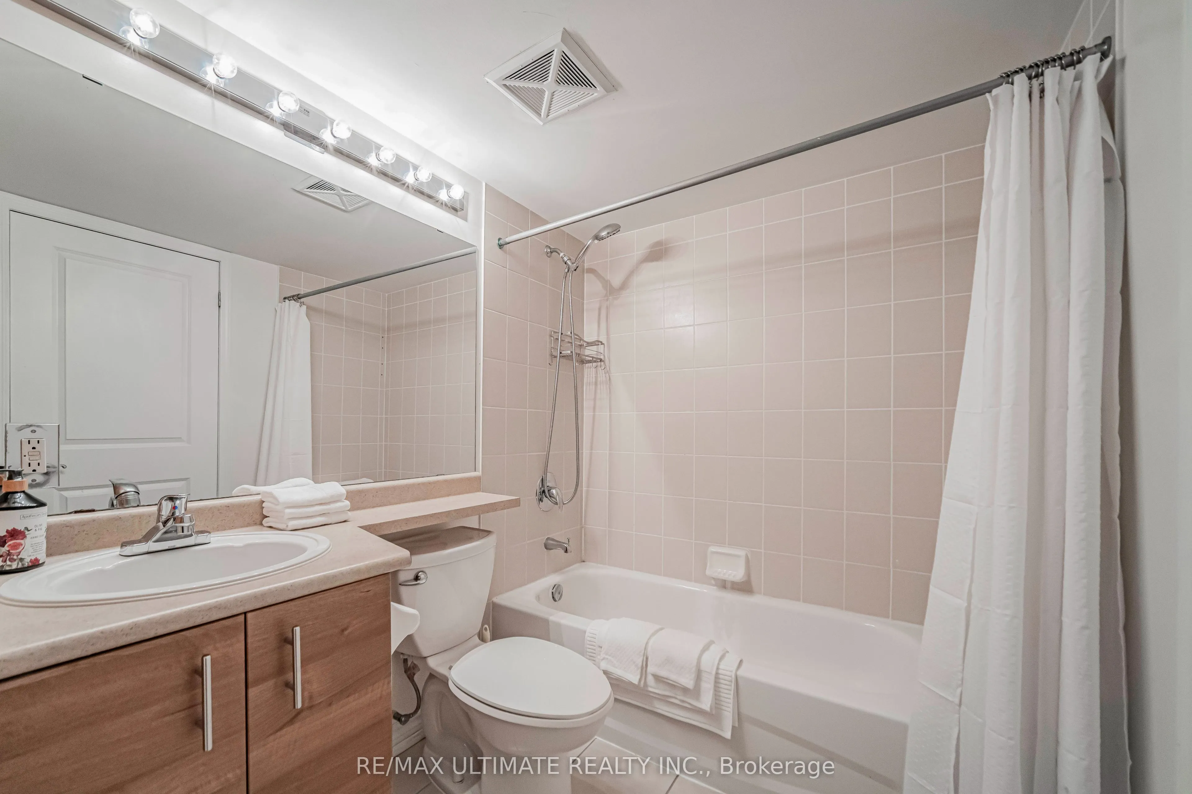 872 SHEPPARD Avenue W #513