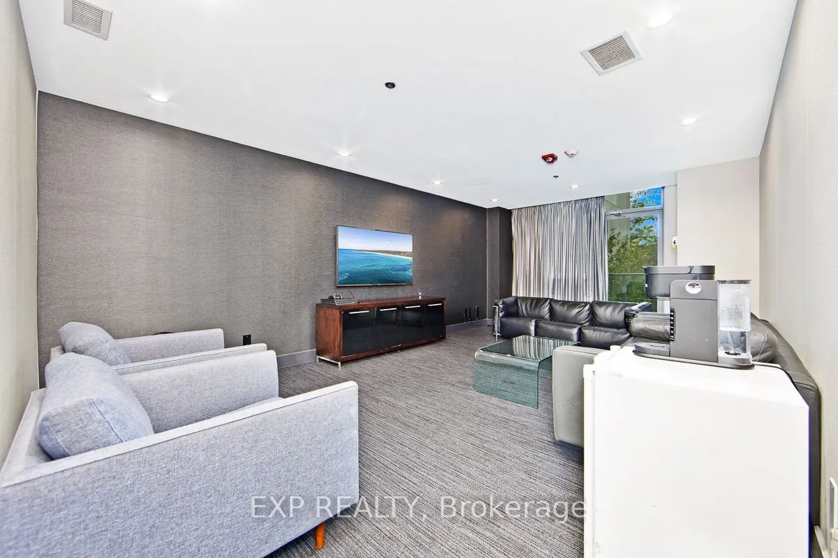 377 Madison Avenue #216