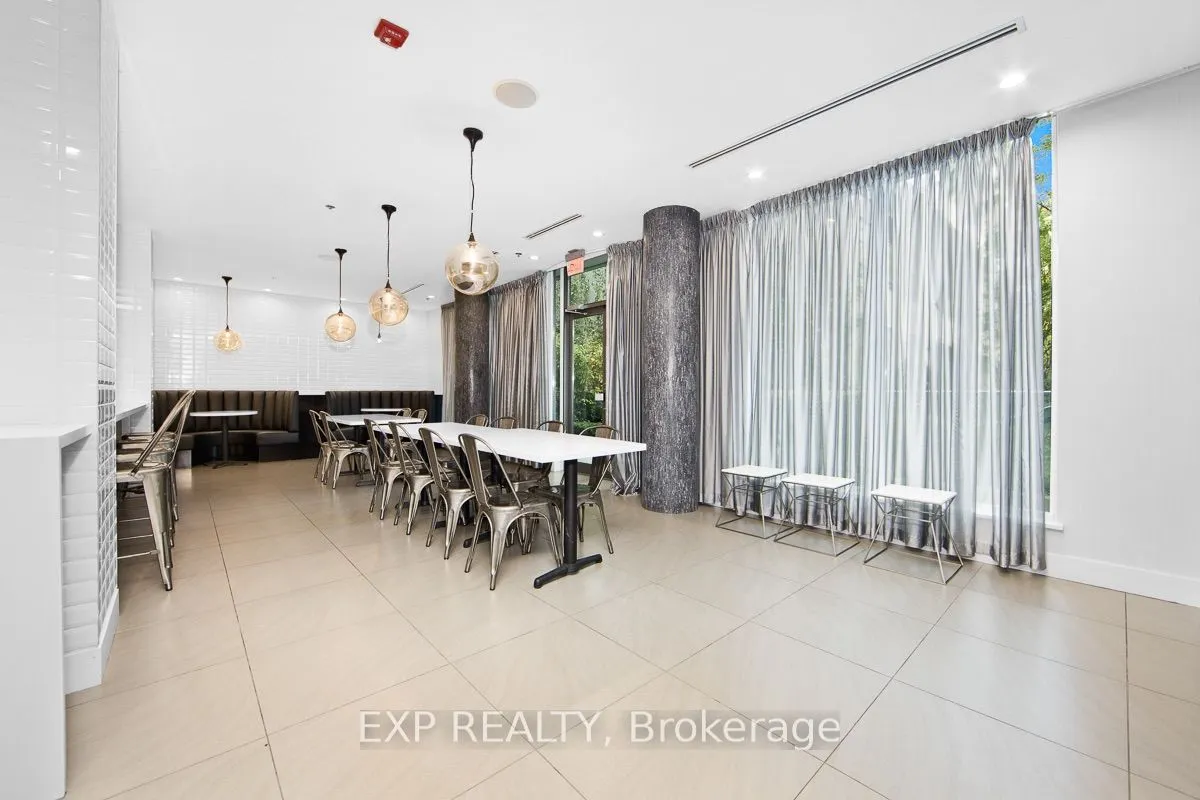 377 Madison Avenue #216