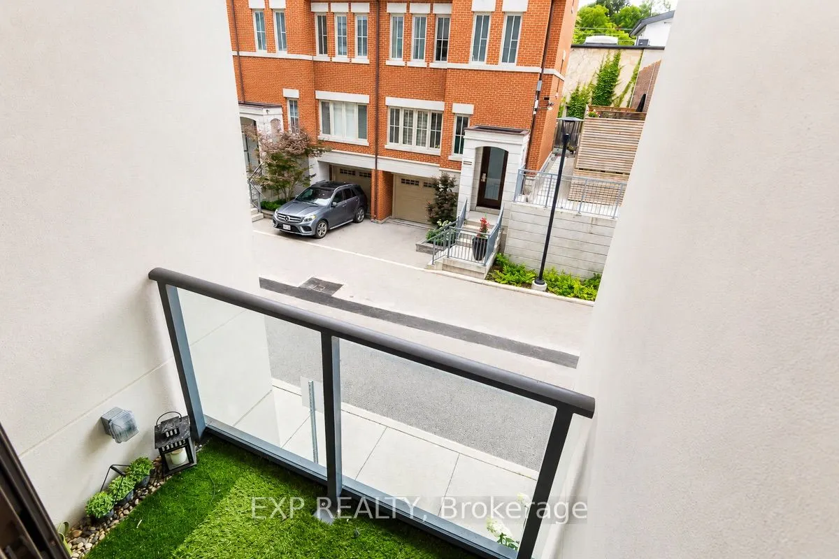 377 Madison Avenue #216