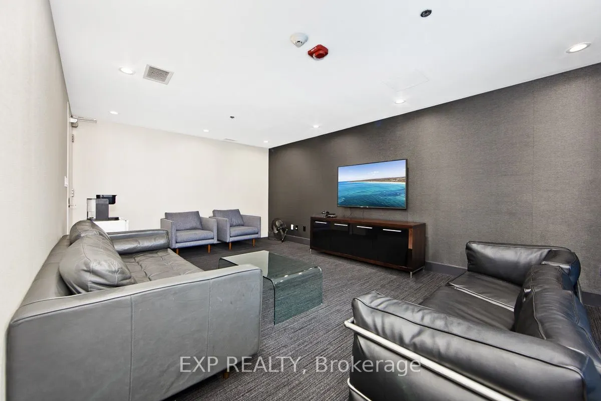 377 Madison Avenue #216