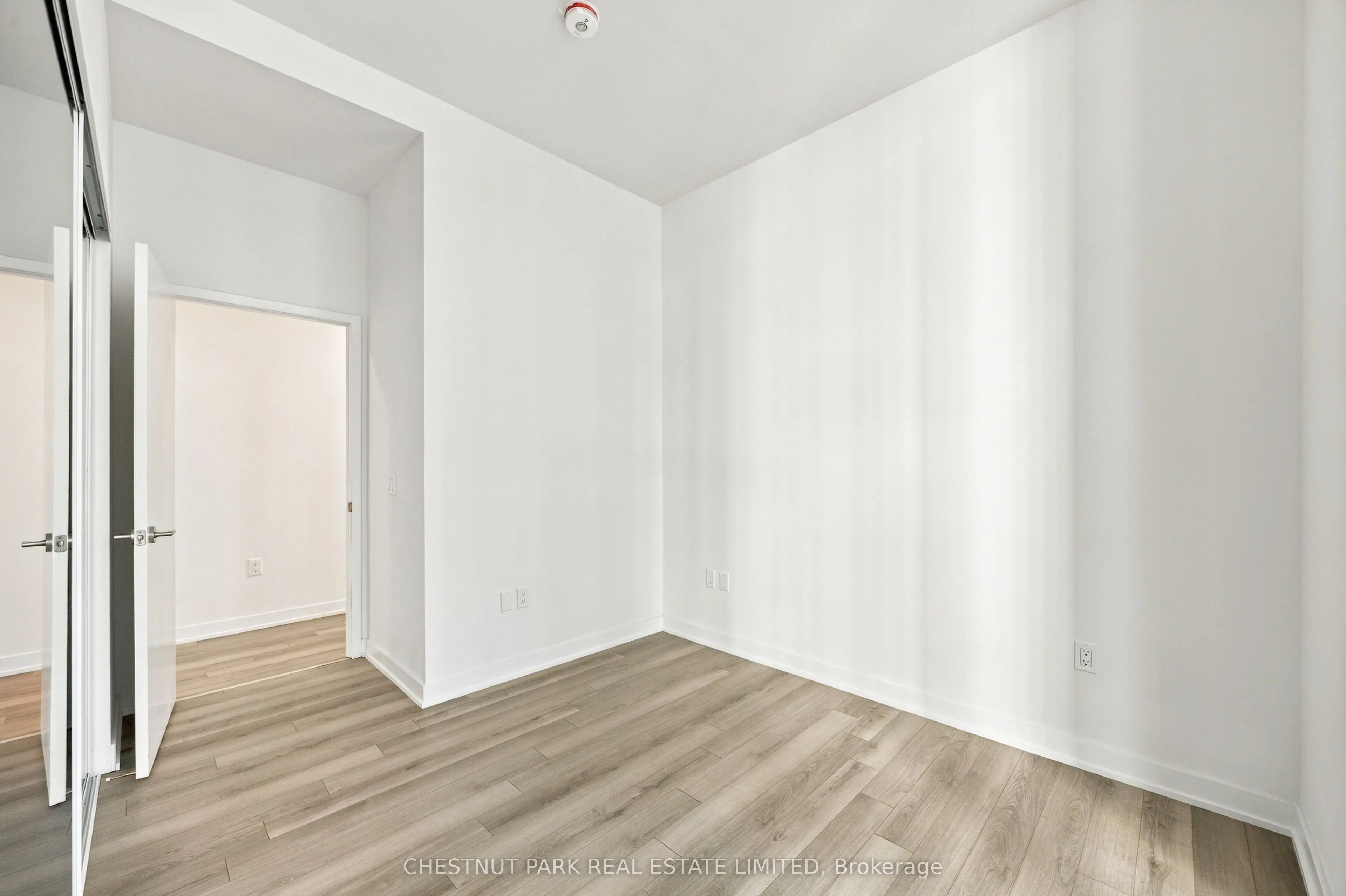 230 Simcoe Street #625