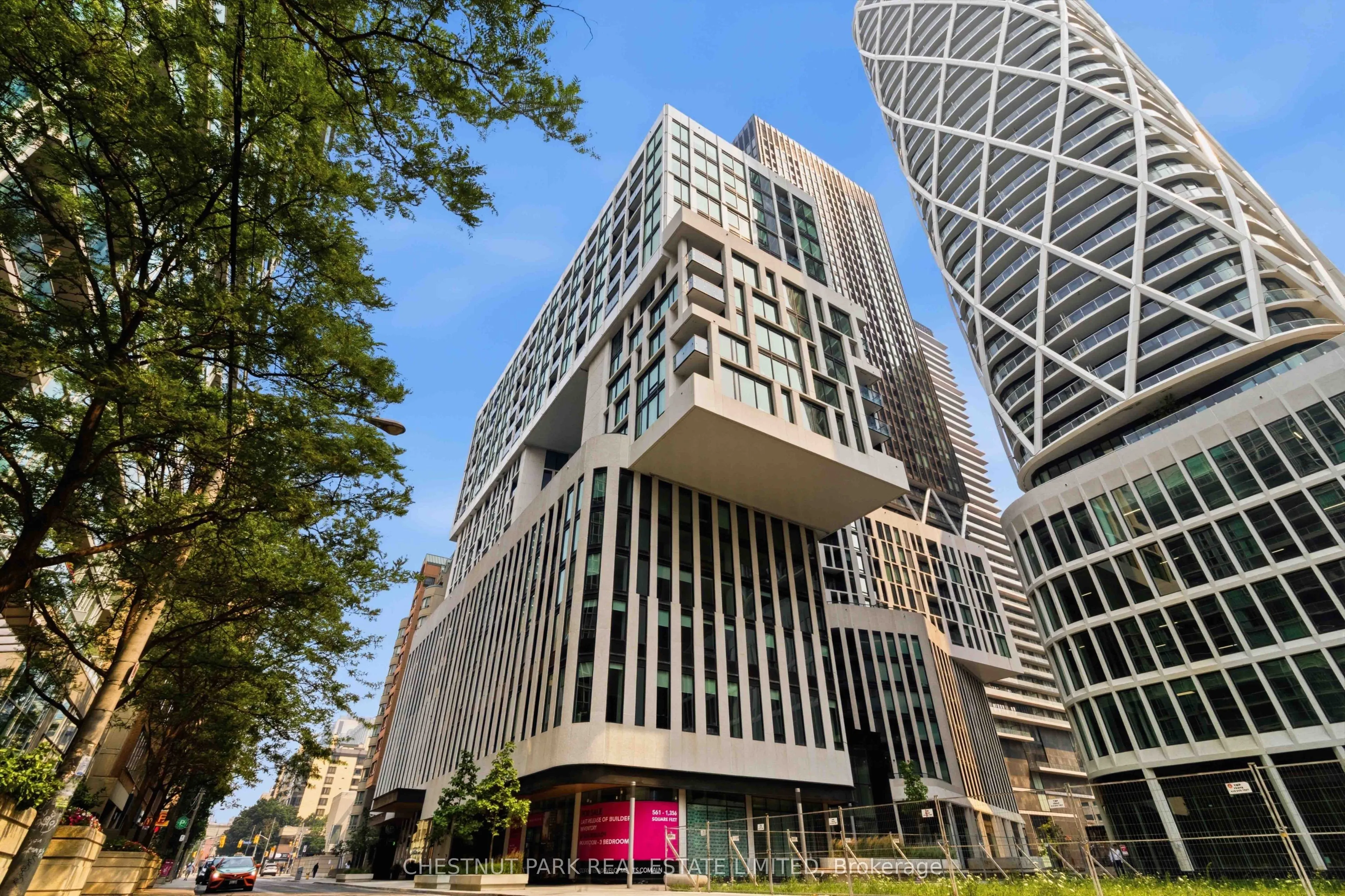230 Simcoe Street #625