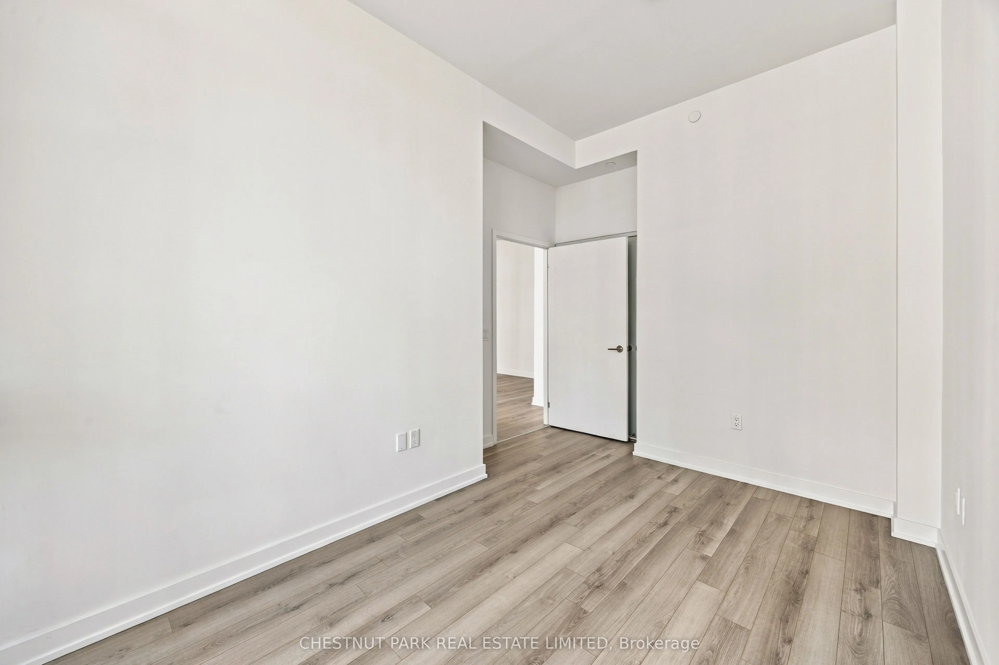 230 Simcoe Street #625