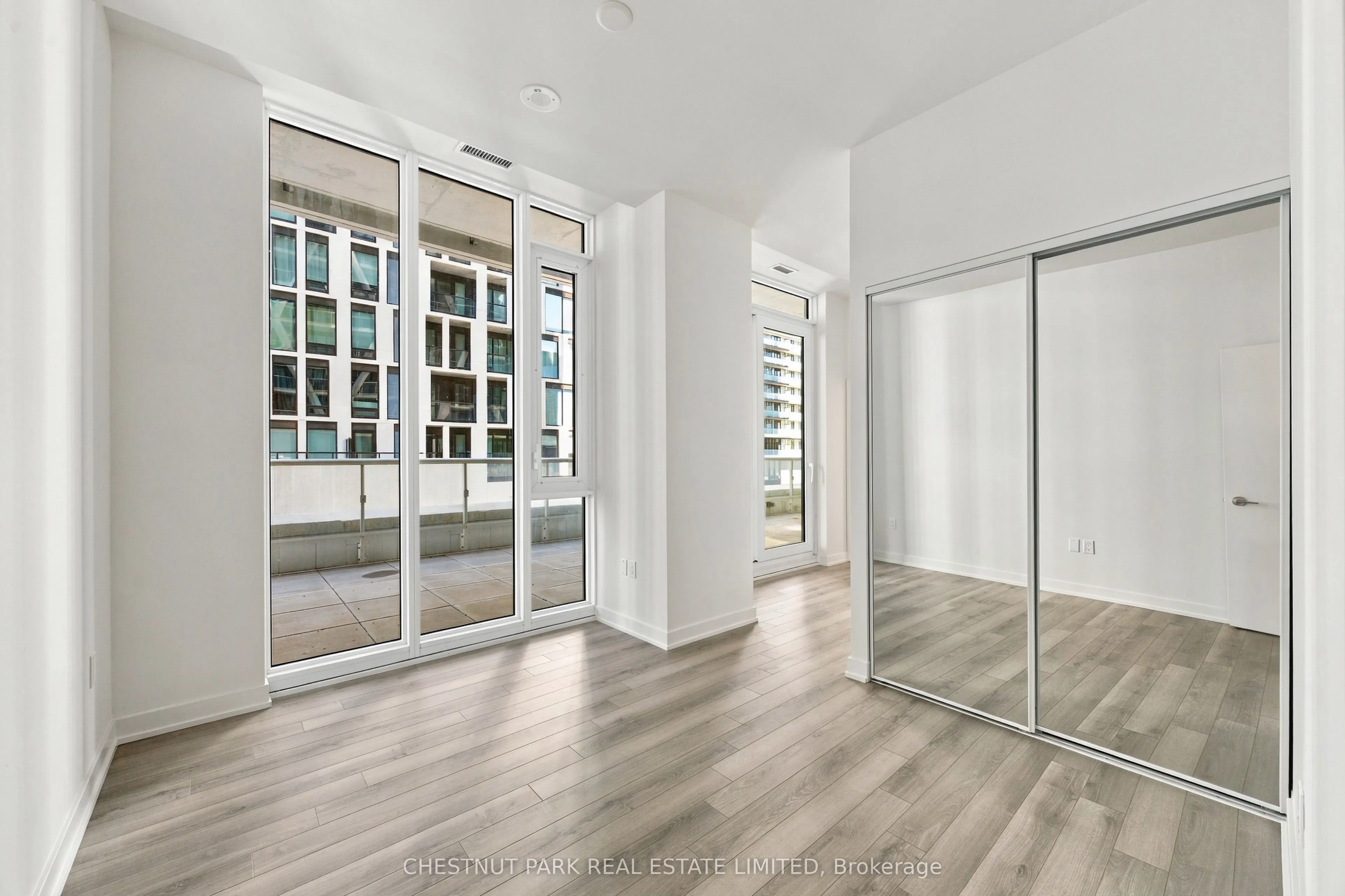 230 Simcoe Street #625