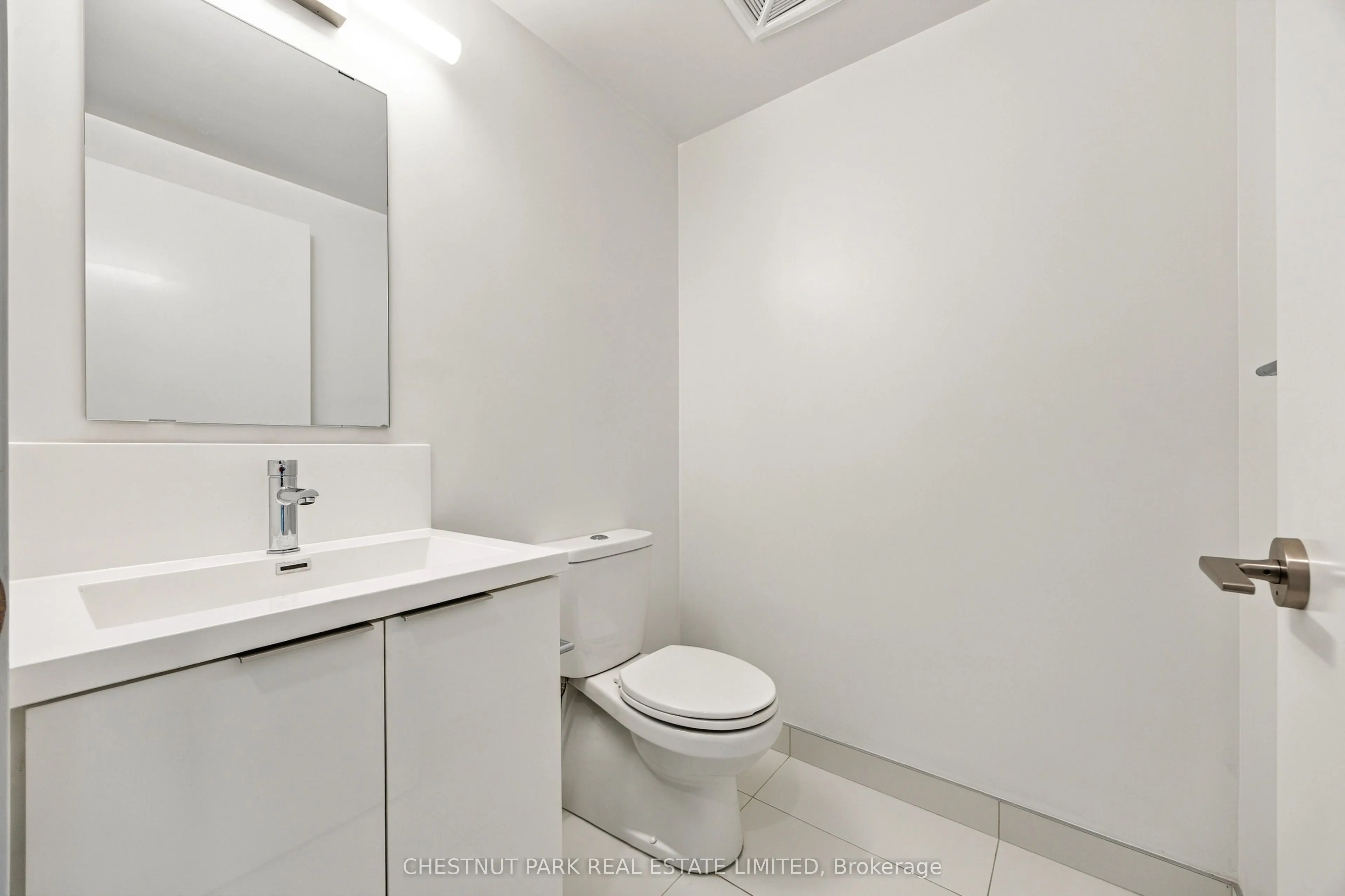 230 Simcoe Street #625