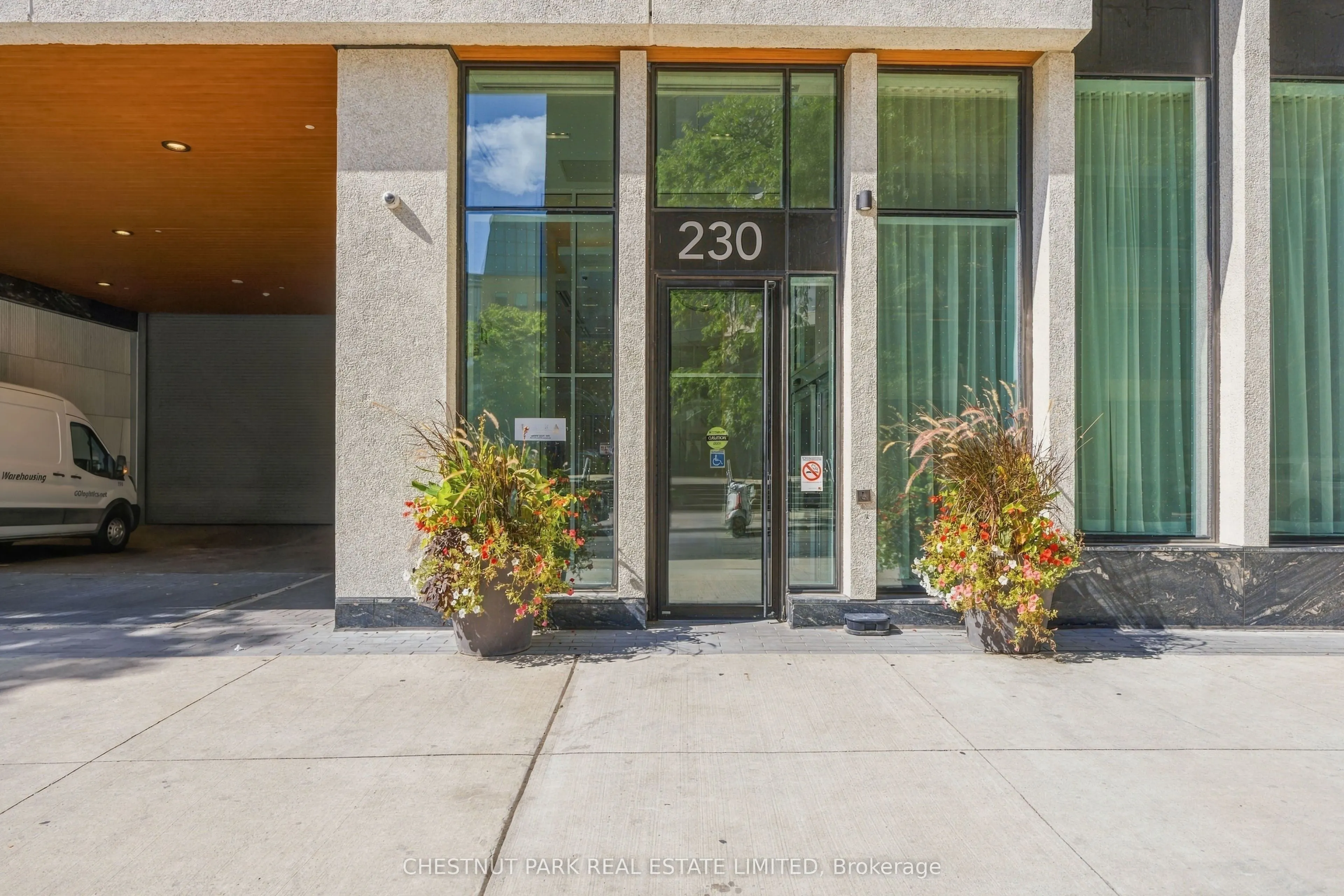 230 Simcoe Street #625